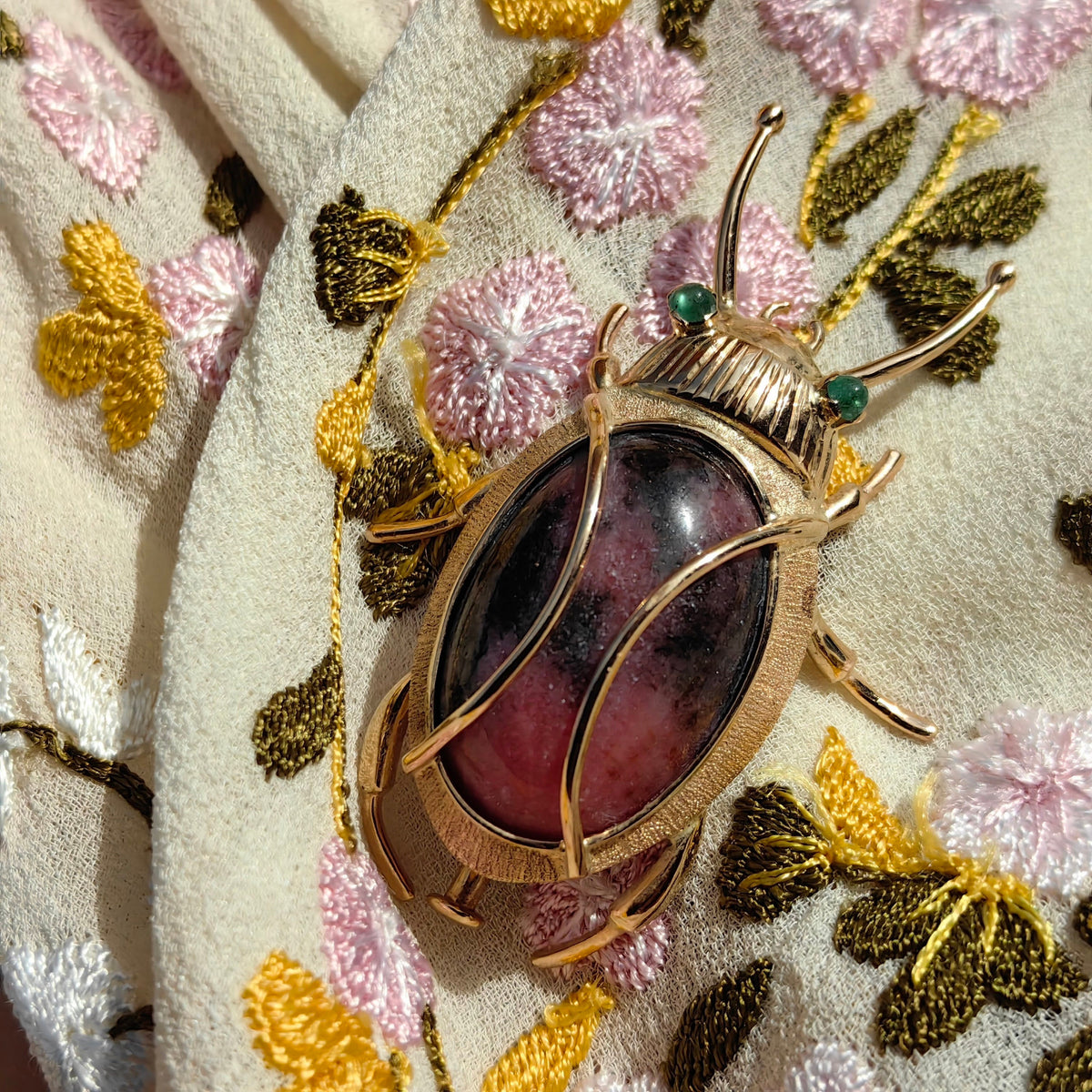 Antique Large Bug Heavy solid gold Jasper and Emerald Insect Pendant Brooch