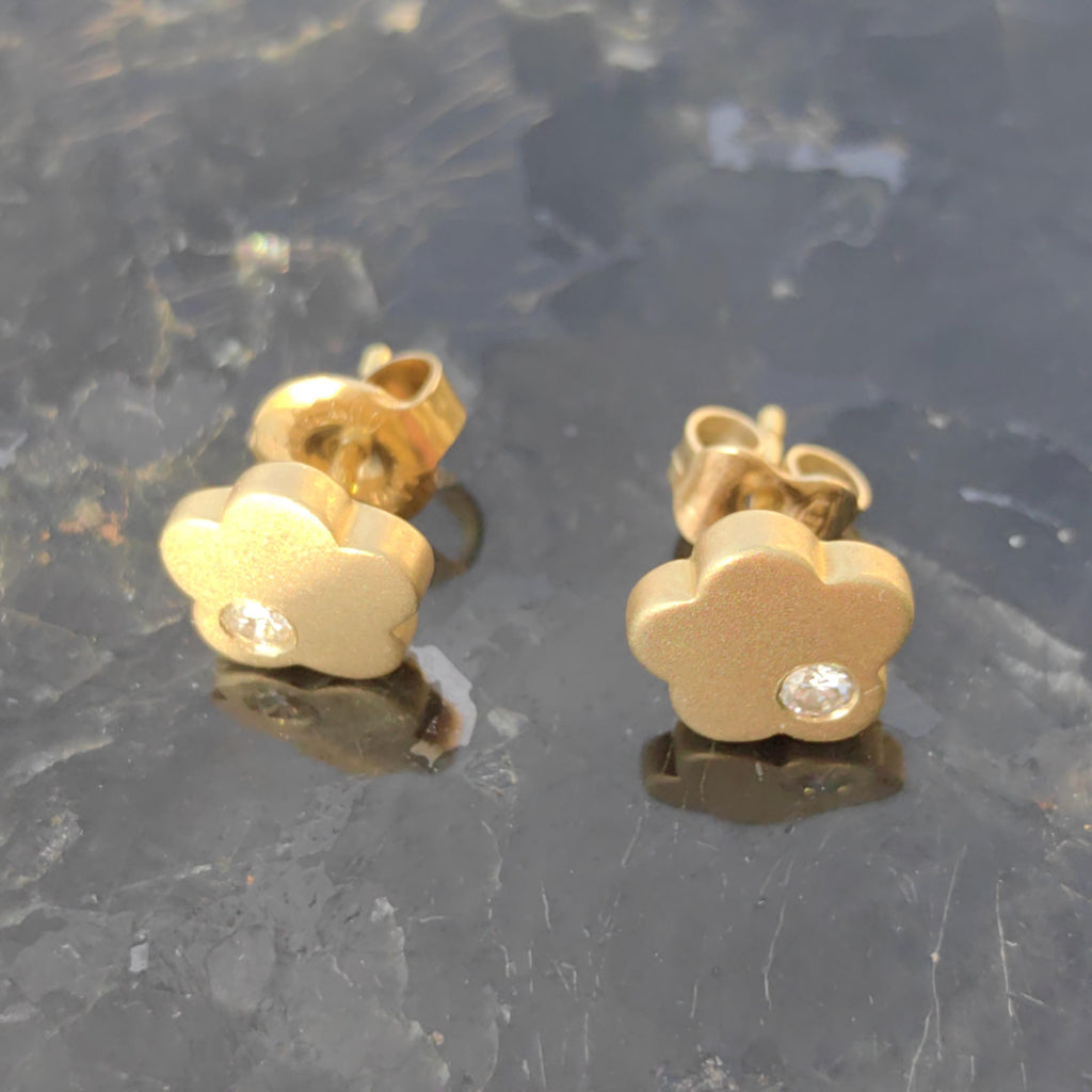Diamond Flower Stud Earrings: 14k Yellow Gold Vintage Floral