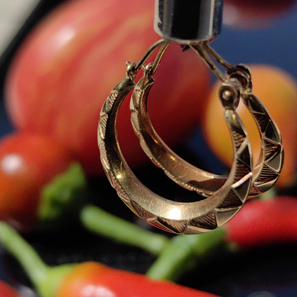Vintage 14k Yellow Gold Hoop Earrings: Ribbed Puffed Design, 1940s Style