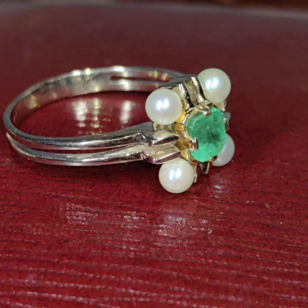Vintage Emerald Pearl Ring: 18k Yellow Gold Geometric Design