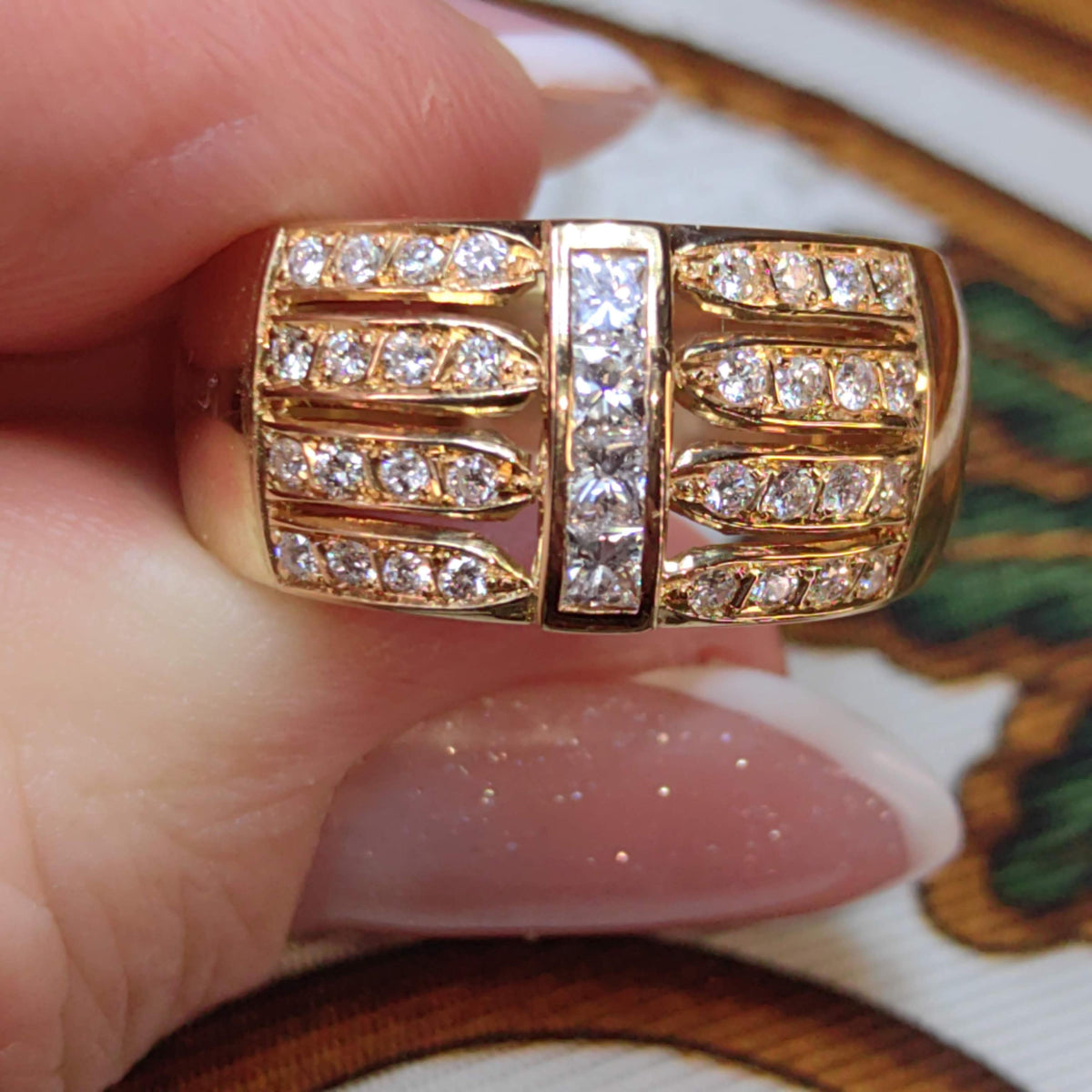 18k Yellow Gold Diamond Ring: Vintage 1980s Unisex Band