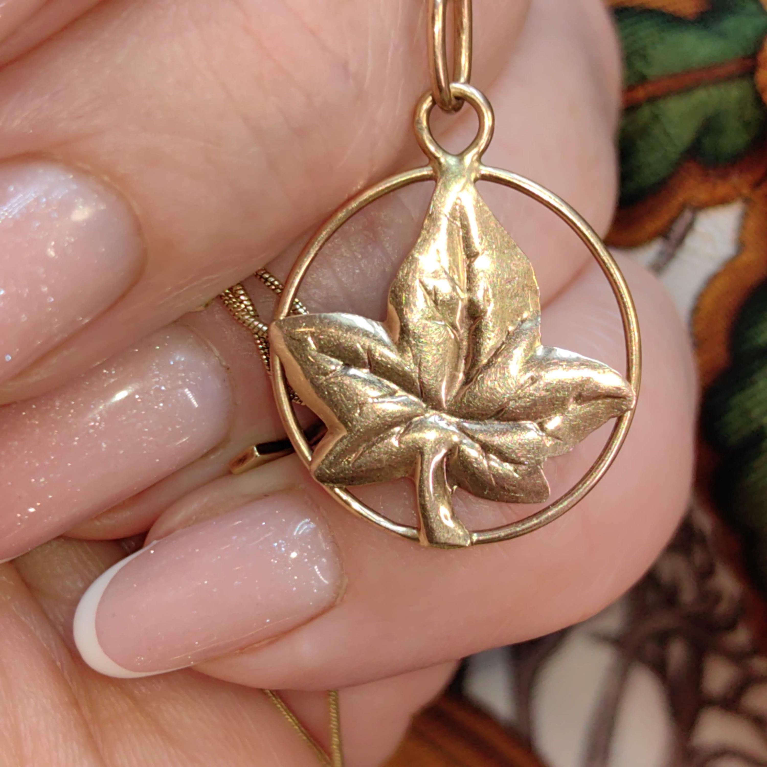 14k Yellow Gold Maple Leaf Pendant - Vintage Charm
