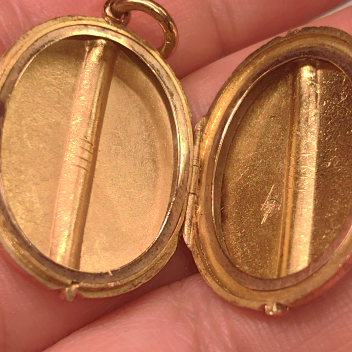 14k hallmarked Solid Yellow Gold Oval Locket Pendant Charm, Hand Chiselled Pattern Floral Vintage Antique 1880s Victorian Charm Pendant