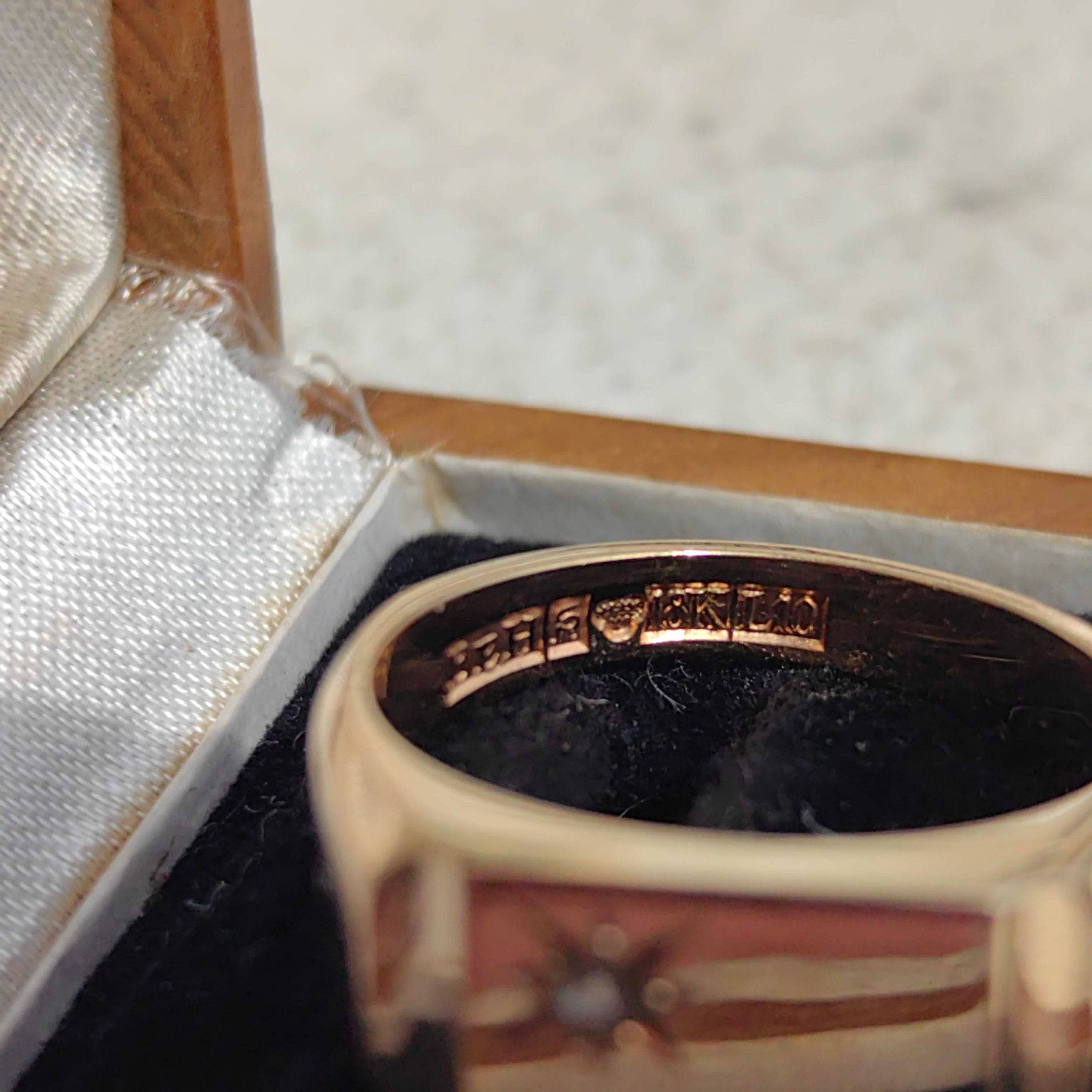18k Gold Diamond Vintage Ring