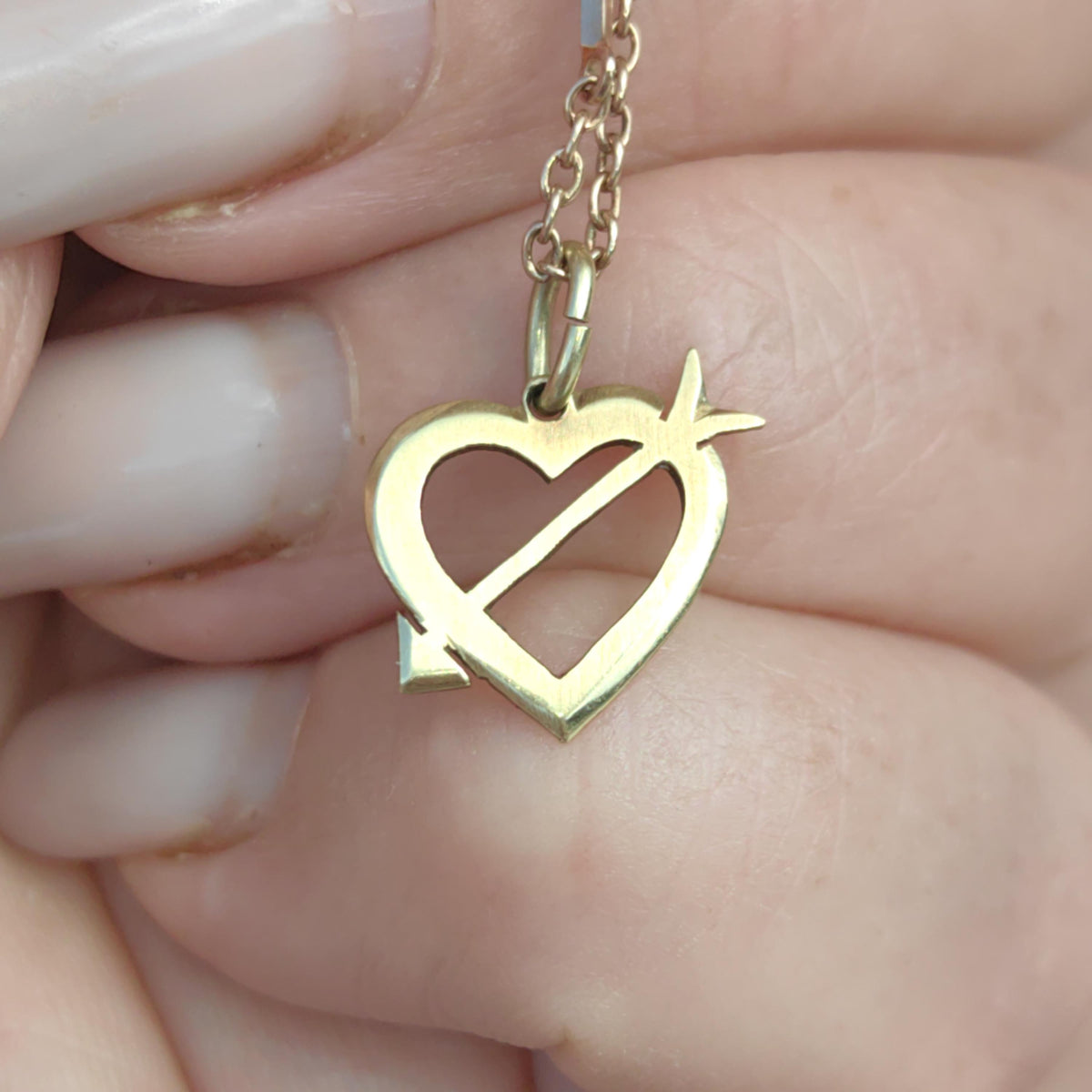 14k Yellow Gold Heart & Arrow Pendant - Antique Romantic Charm