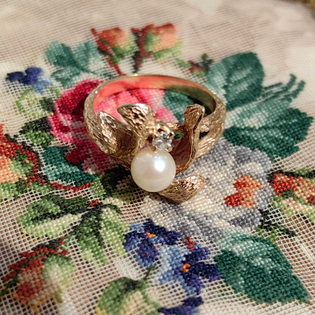 Vintage 1970s Handcrafted Pearl Diamond Flower Ring, 14K Gold Sculptural Floral Ring, US 8.75 EU 59
