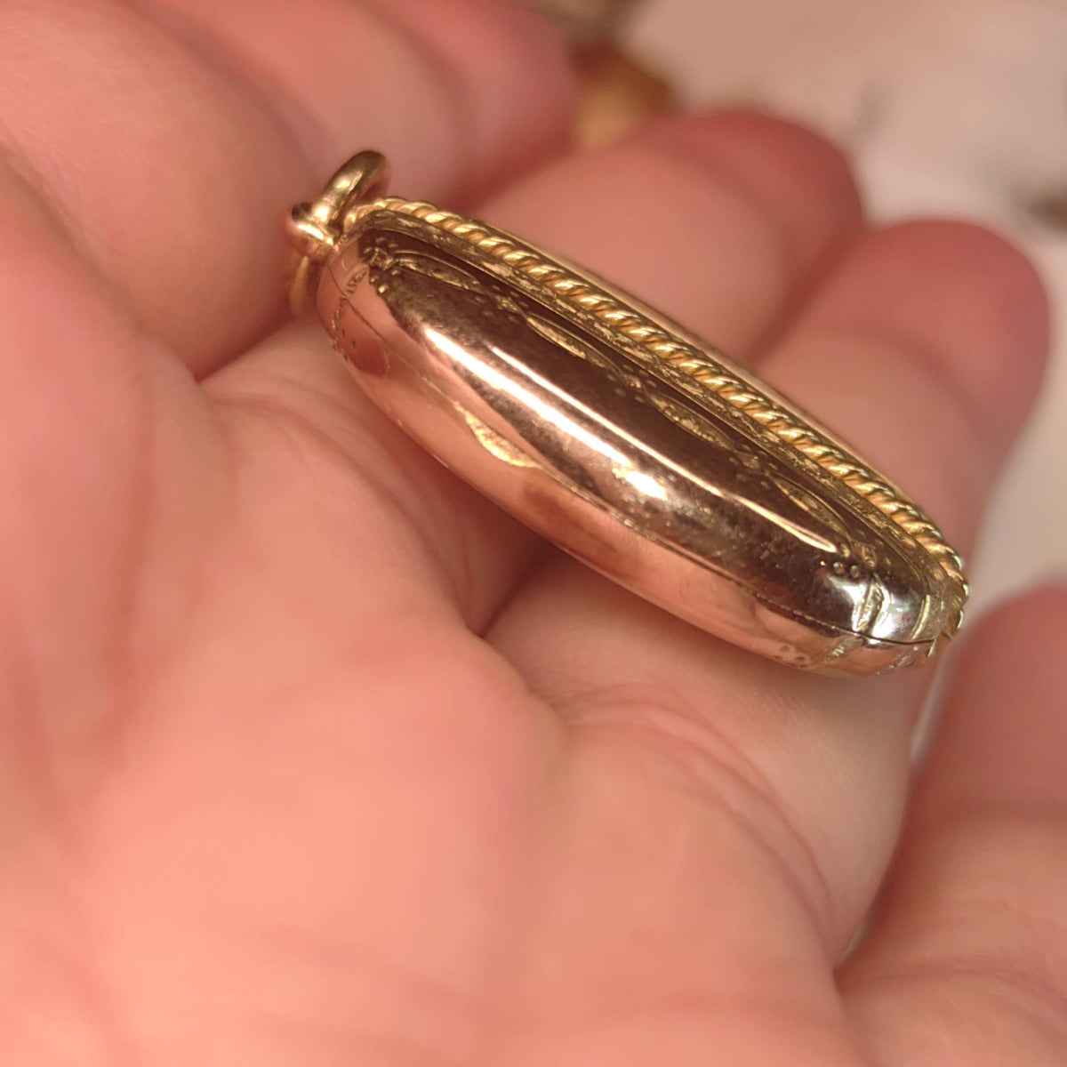 14k hallmarked Solid Yellow Gold Oval Locket Pendant Charm, Hand Chiselled Pattern Floral Vintage Antique 1880s Victorian Charm Pendant