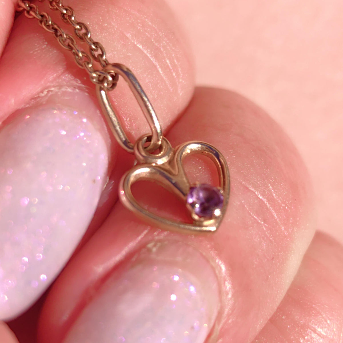 Natural Amethyst Solid hallmarked 14k yellow Gold Minimalist Purple Heart Love Antique Vintage Retro Pendant Necklace