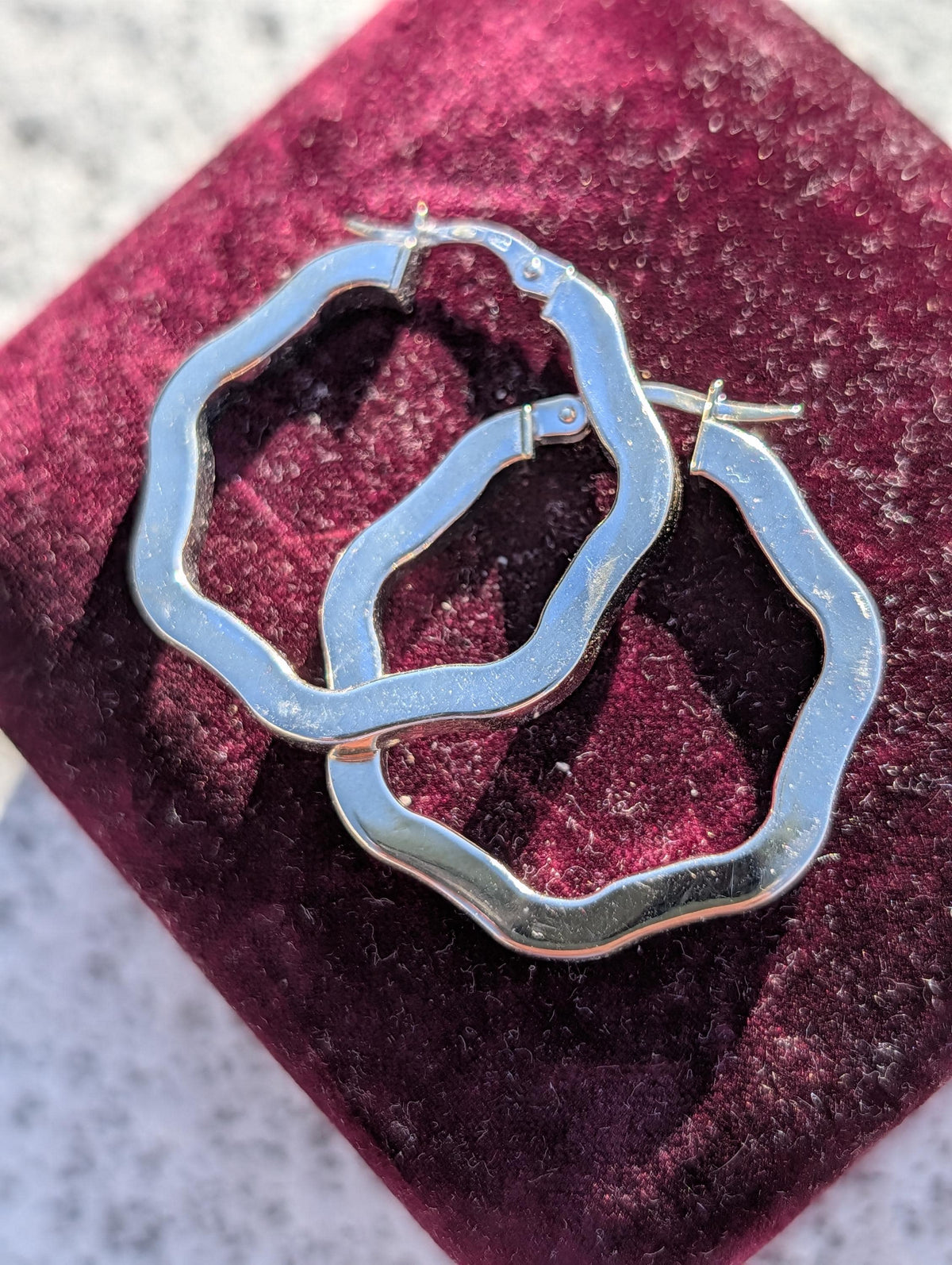 Vintage 14k White Gold Hoop Earrings 585 Hallmarked Ribbed Puffed Floral Flower Wave Design Handmade 30mm Lightweight Gift