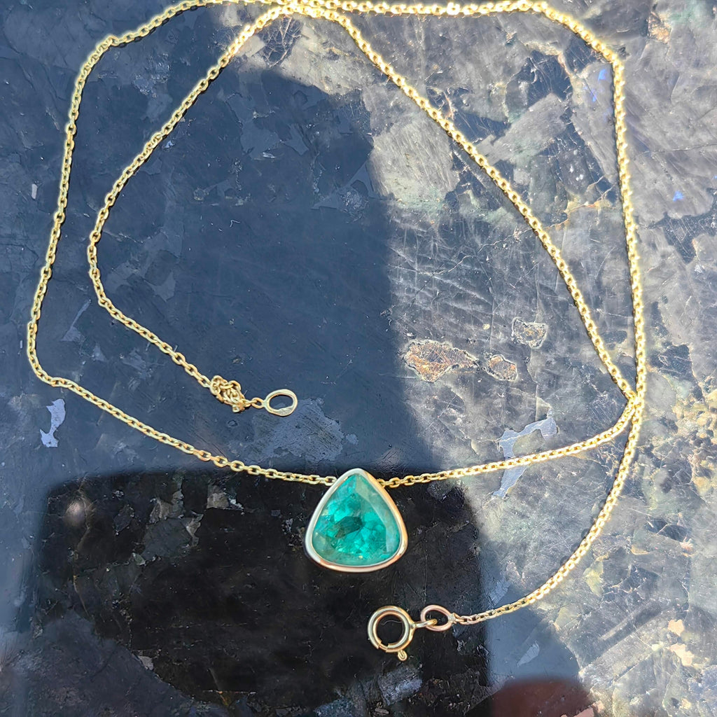 Antique Vintage Emerald Gold Pendant Necklace