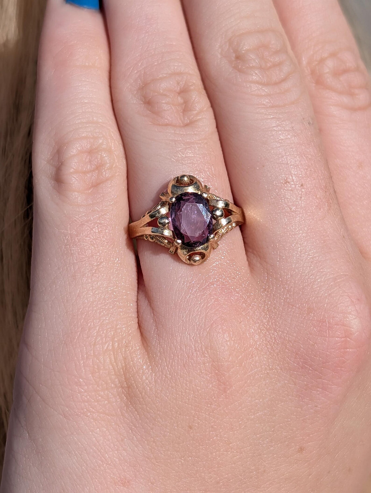 1940s 14k gold purple sapphire floral ring