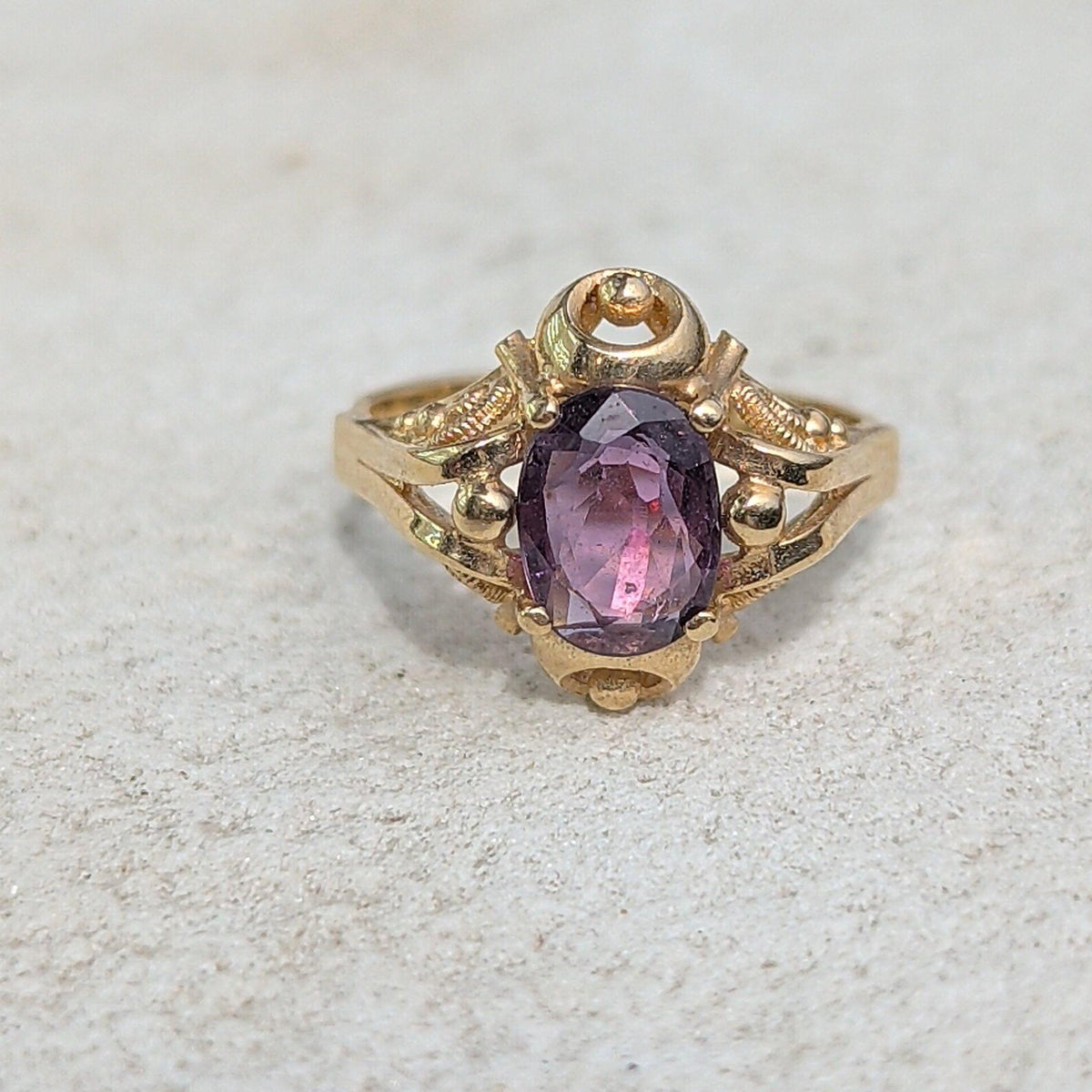 1940s 14k gold purple sapphire floral ring