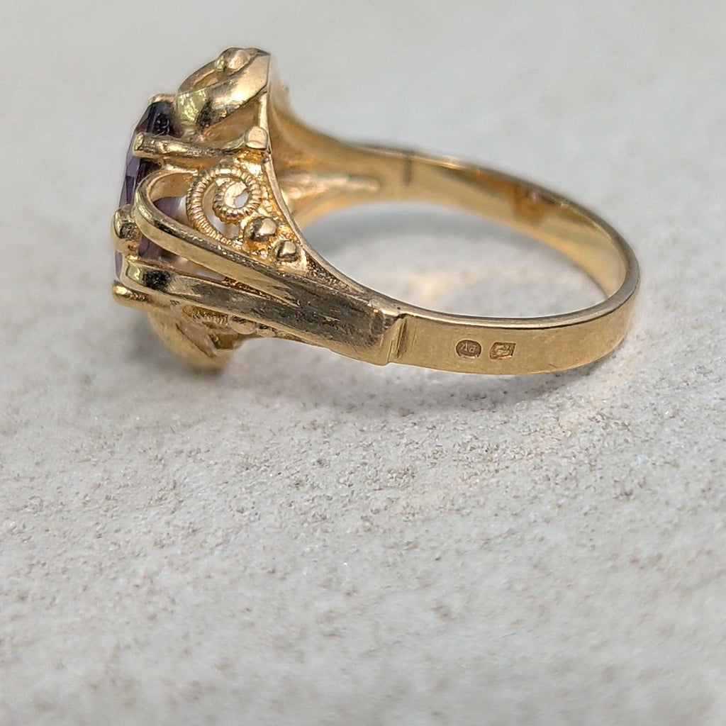 1940s 14k gold purple sapphire floral ring