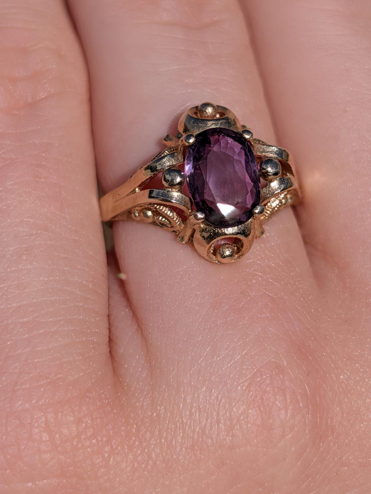 1940s 14k gold purple sapphire floral ring