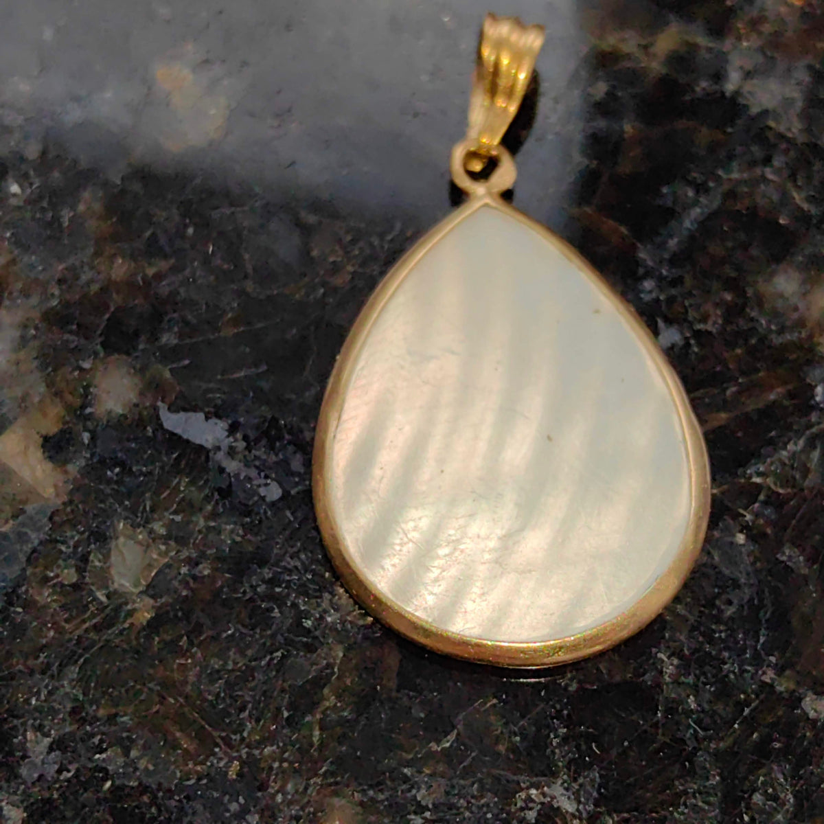 Antique Vintage 1940s Late Art Deco Natural Mother of Pearl and 18k Gold Elegant Drop Shaped Statement  Retro Pendant Gift for Her