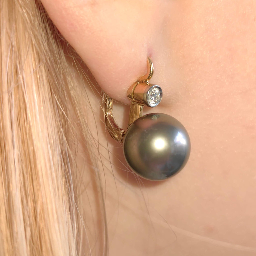 Vintage Art Deco Tahitian Pearl Diamond 18k Gold Earrings