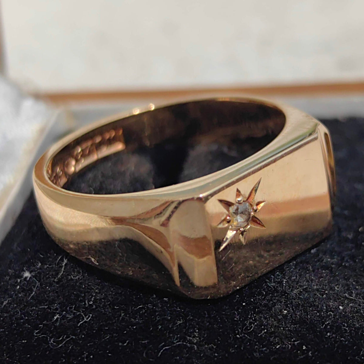 18k Gold Diamond Vintage Ring