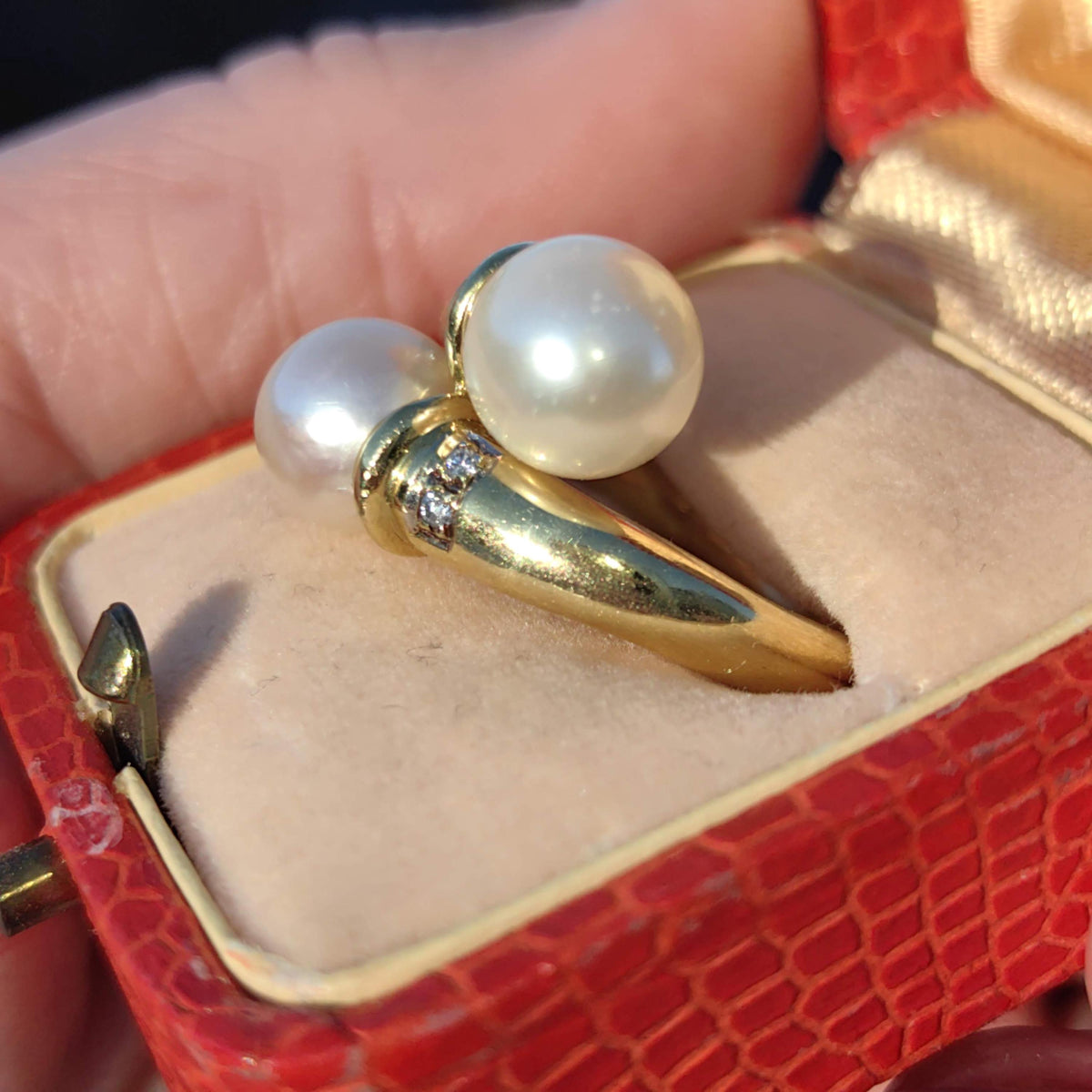 Vintage 1980s Pearl and Diamond 18k Hallmarked Solid Yellow Gold  Statement Elegant Antique Ring Gift for Her