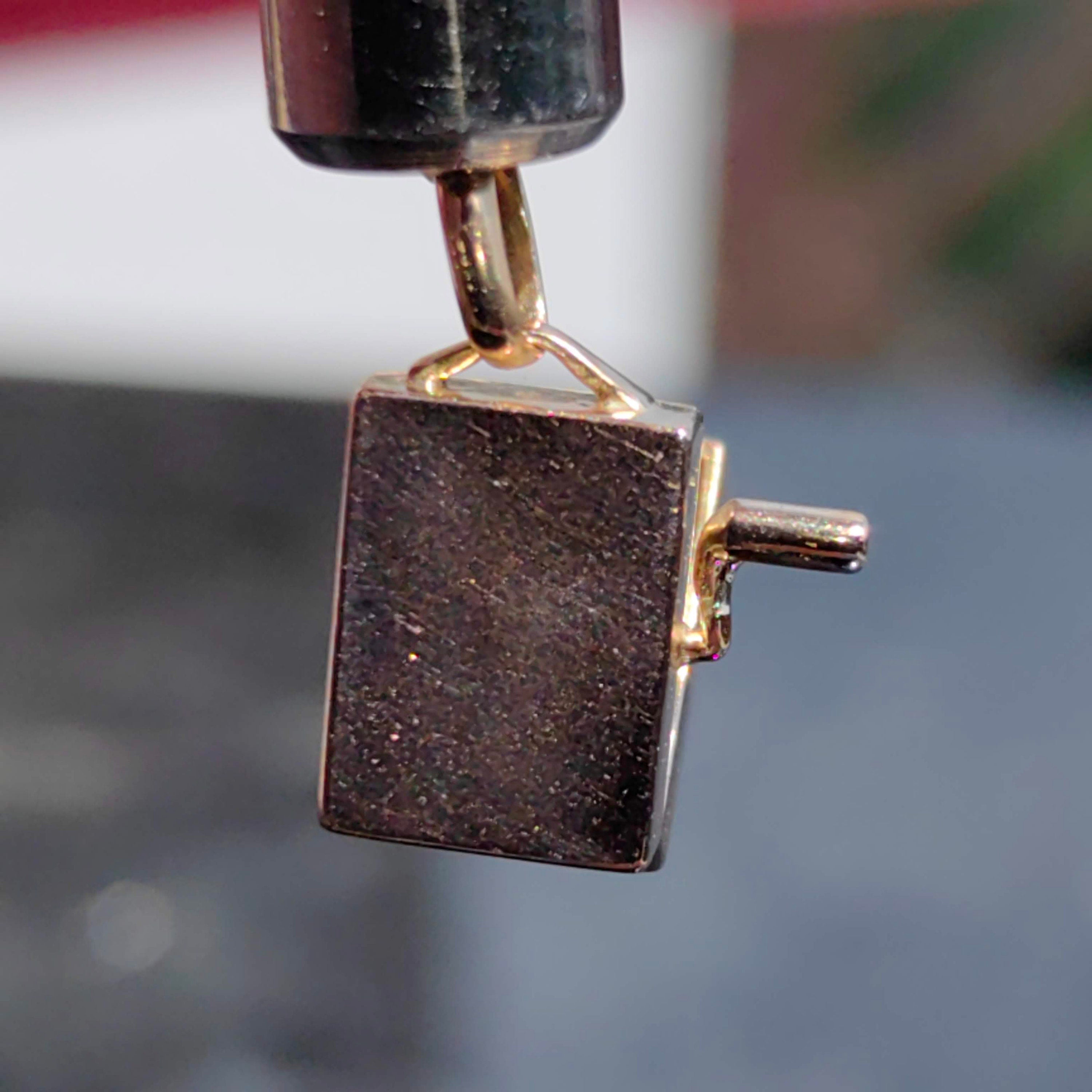Vintage 18k Gold Gramophone Pendant: Antique Turntable Charm