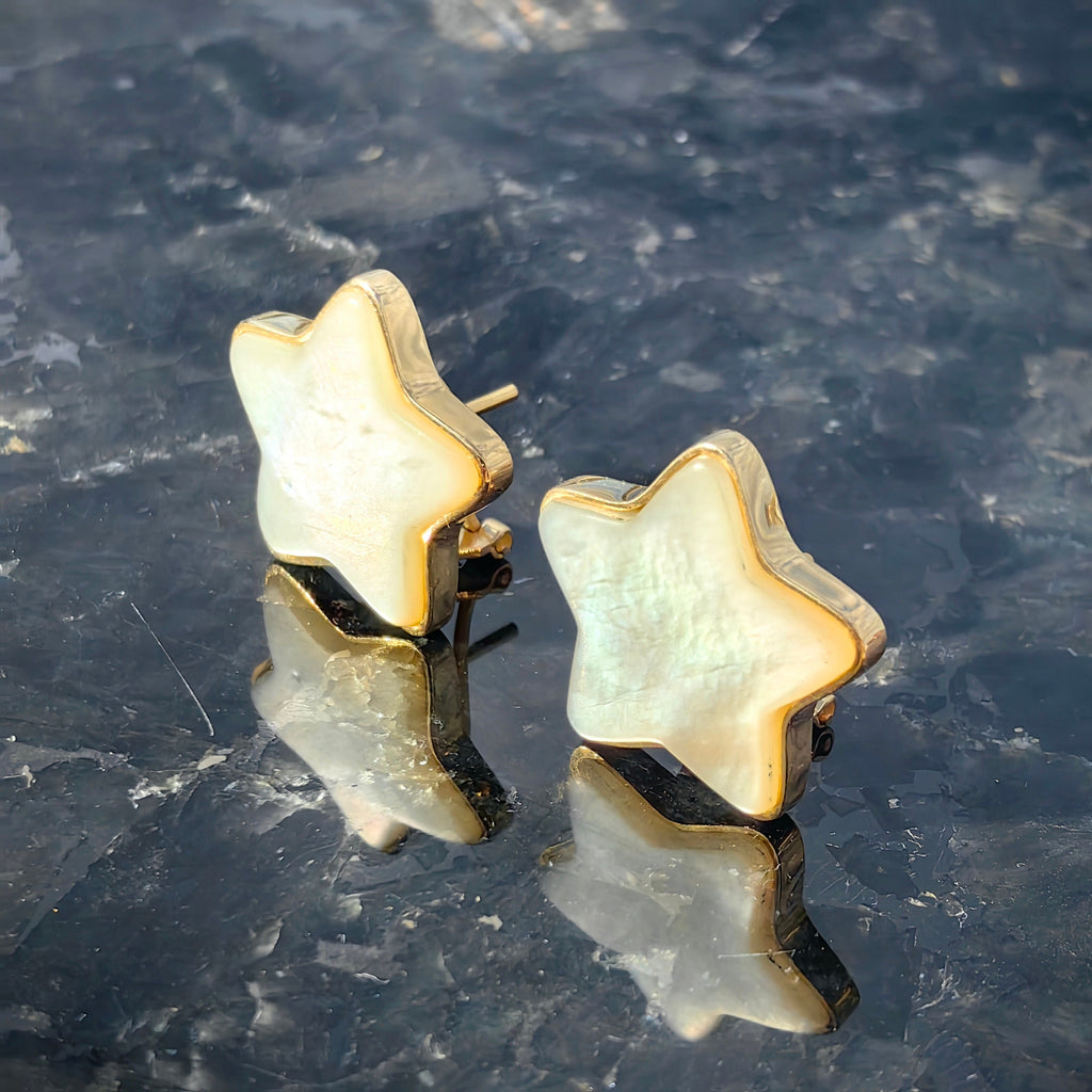 Vintage Mother of Pearl Solid 18k Gold Star Stud Earrings