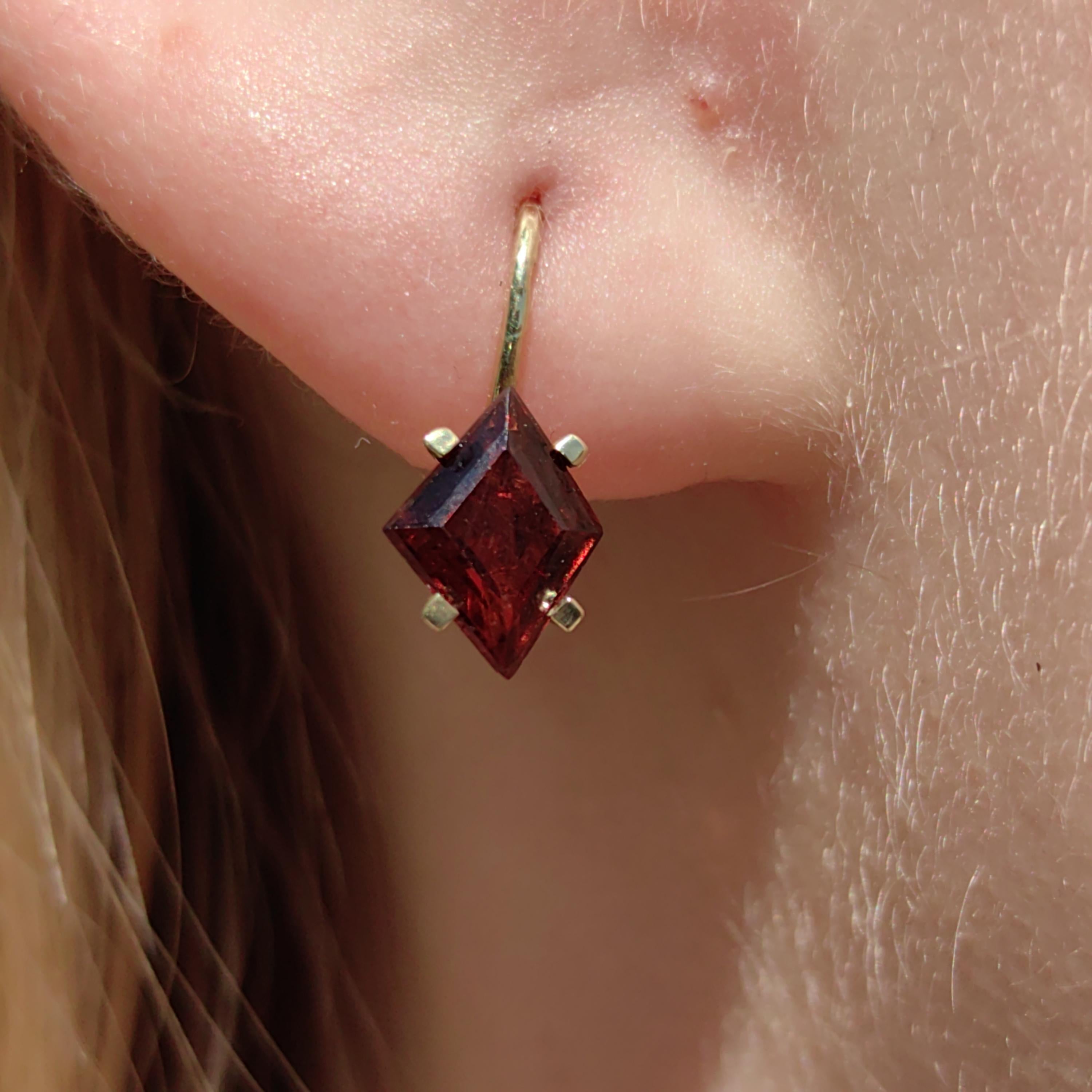 Mid Century 14k Gold Garnet Sleeper Earrings: Elegant Lever Back Design