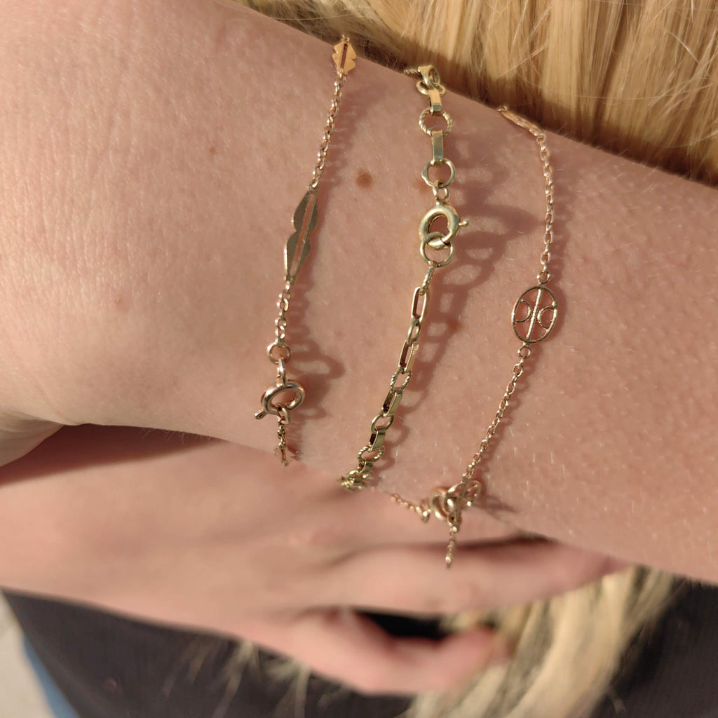 14k Yellow Gold Wheel Bracelet - Vintage Minimalist Chain