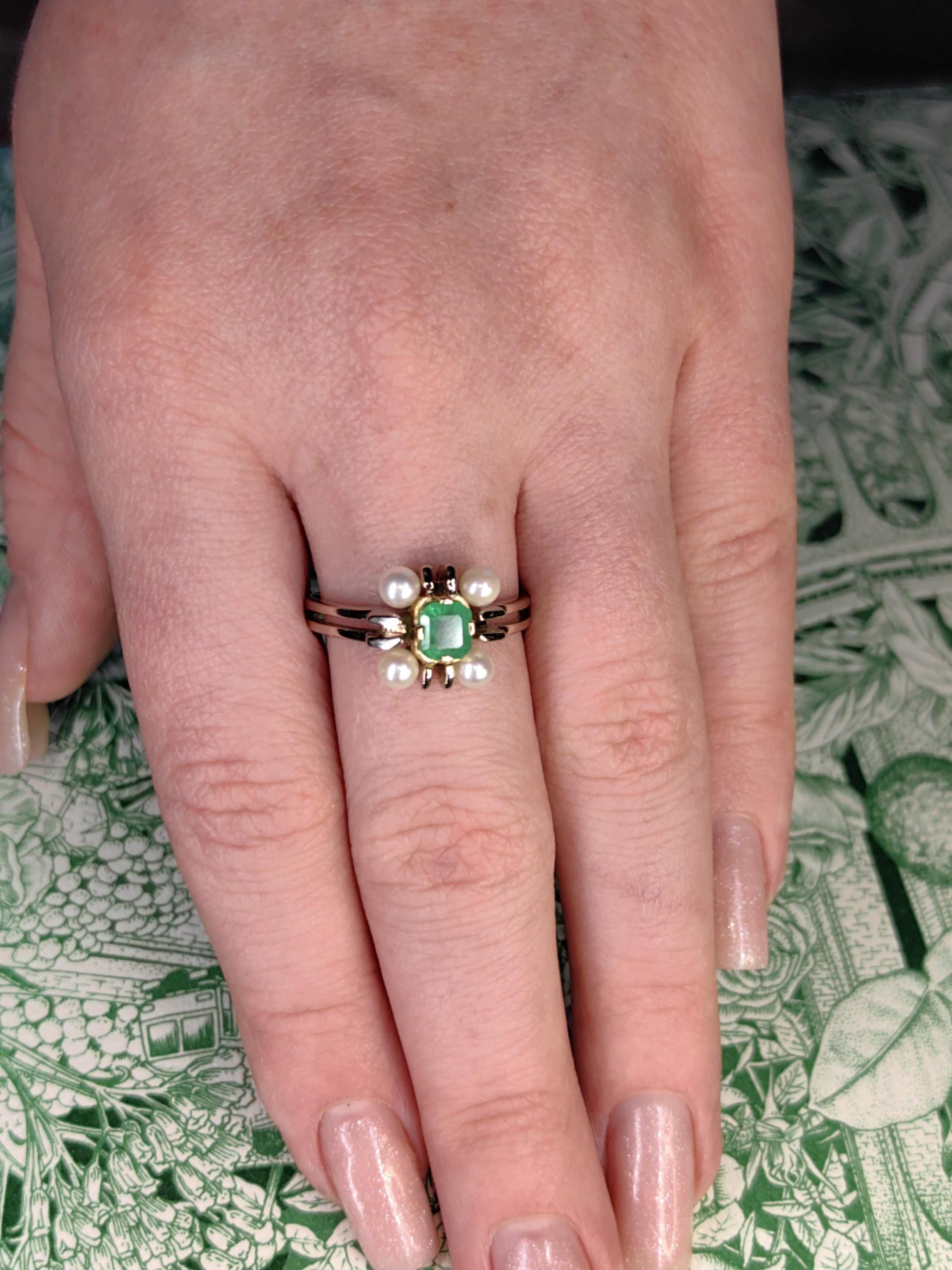 Vintage Emerald Pearl Ring: 18k Yellow Gold Geometric Design