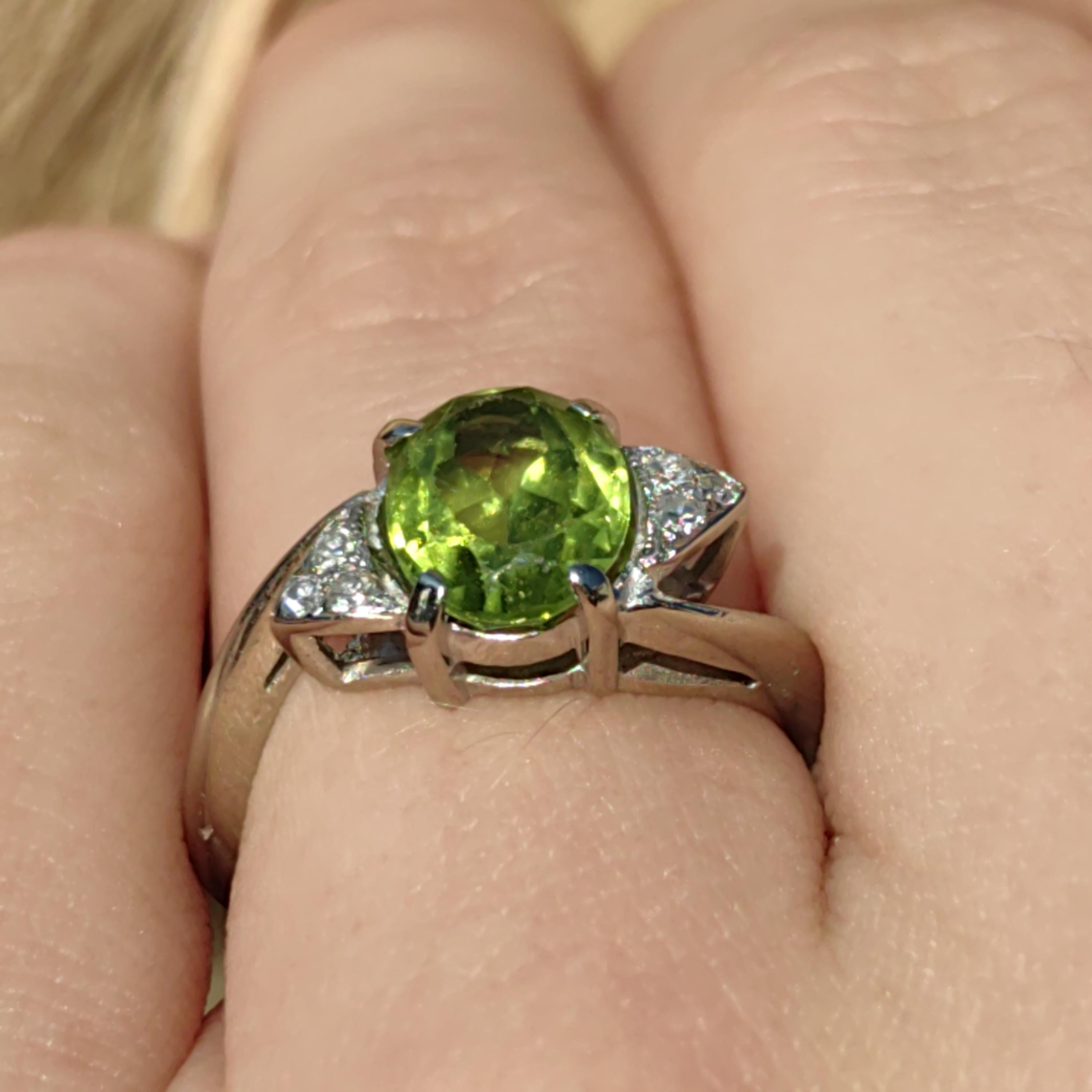 Vintage 14k Solid  White Gold Mid-Century Peridot  Diamond Geometric Solitaire Elegant Band Ring Gift for Her Present