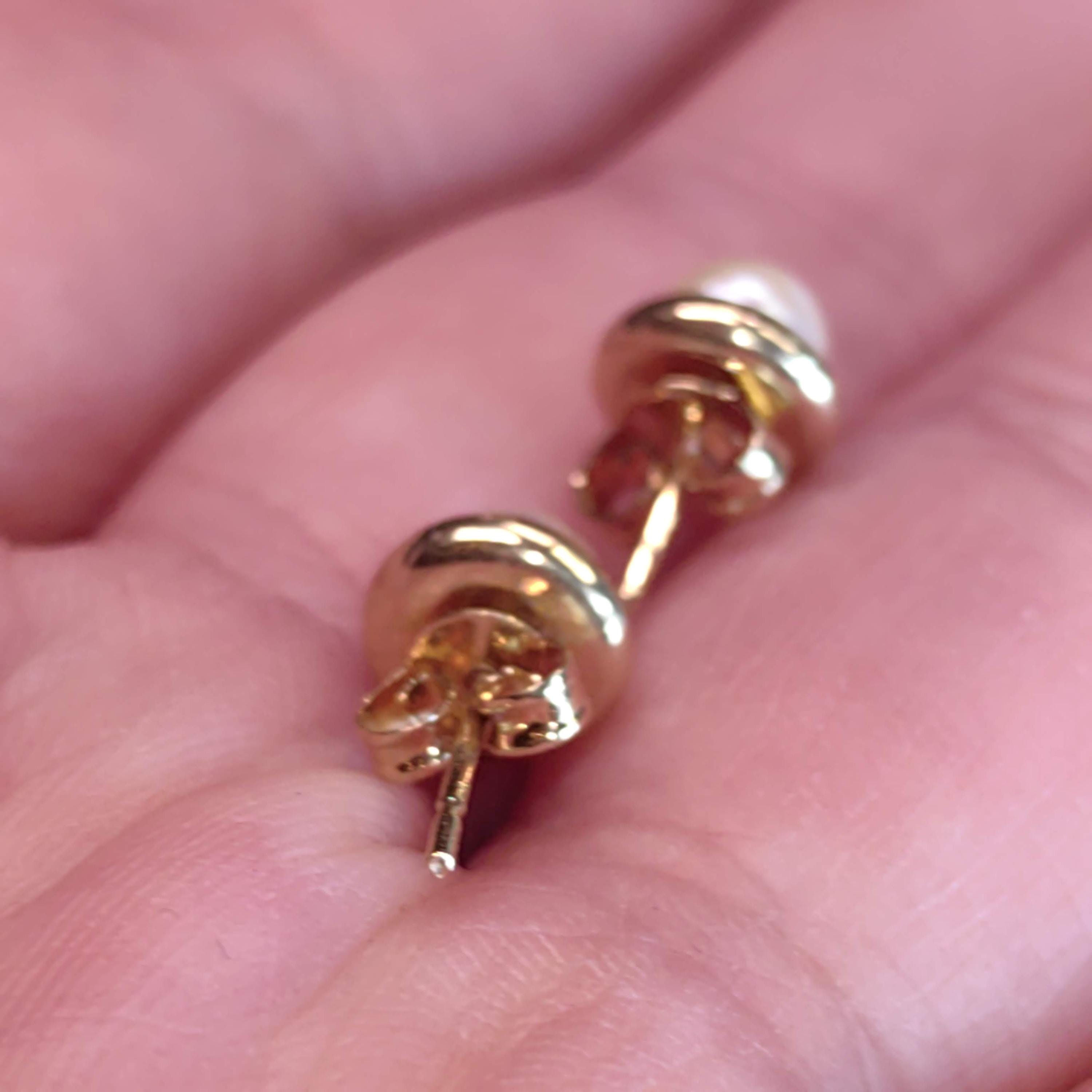 Natural Pearl Yellow Gold Earrings, Dainty Elegant Stud Vintage Antique Retro Dainty Earrings Gift for Her Present