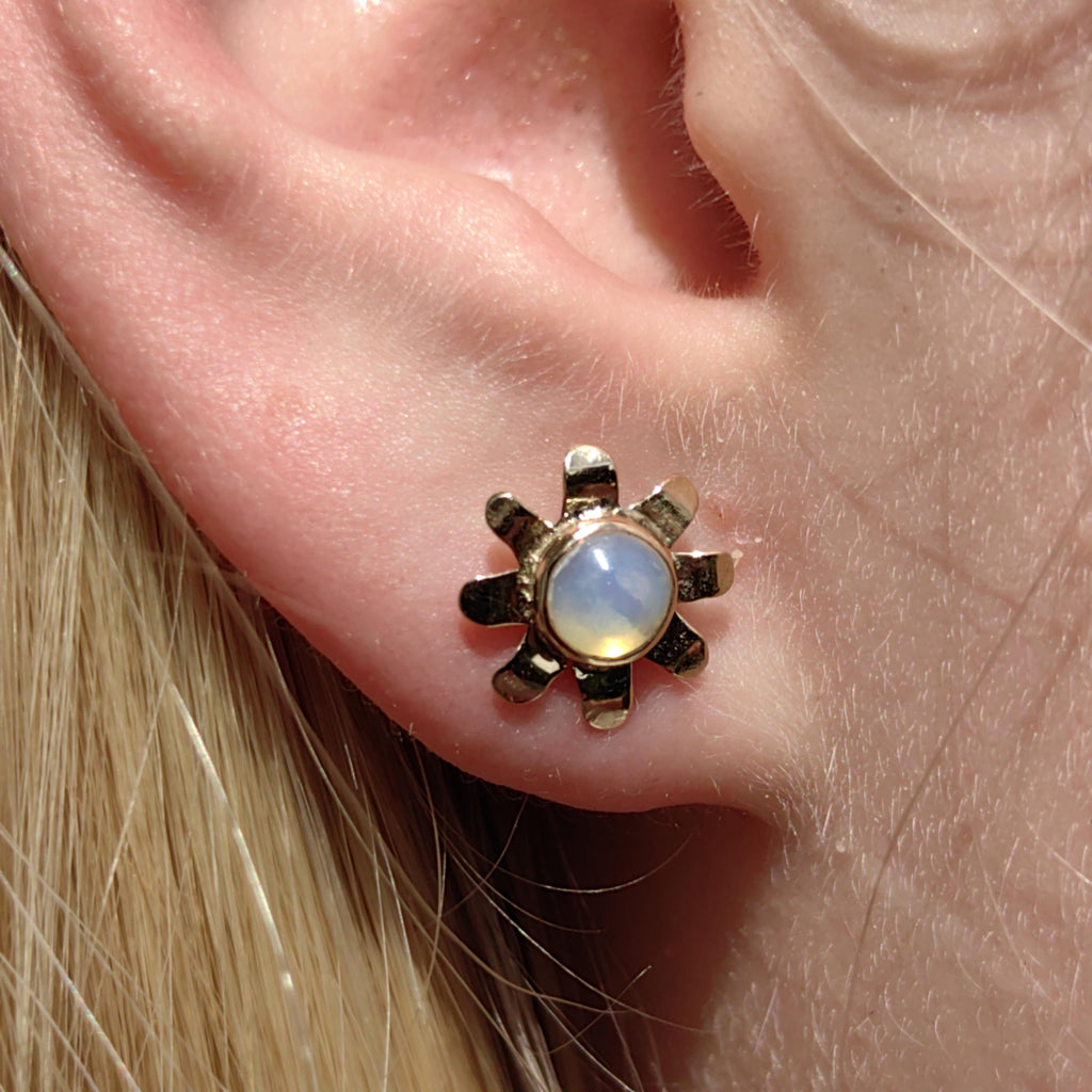 Vintage 14k Gold Opal Flower Stud Earrings: Art Nouveau Floral Design