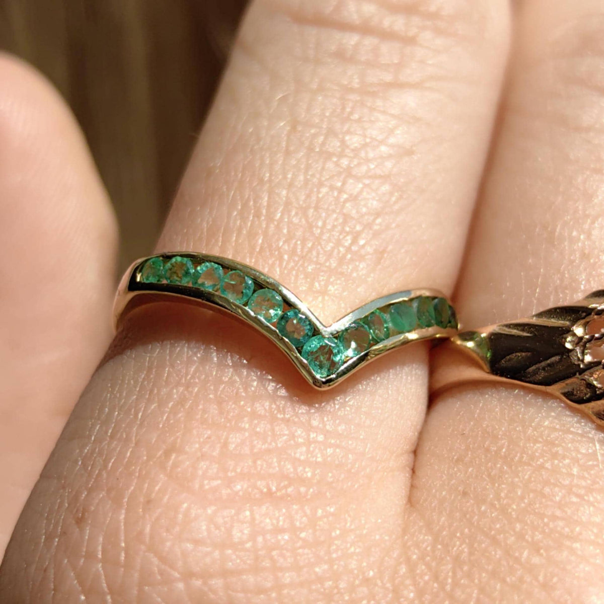 14k Solid Yellow Hallmarked Gold Natural Green Emerald Geometric Band Ring Vintage Minimalist Elegant Gift Present
