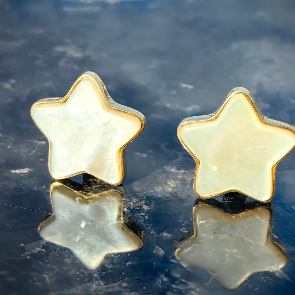 Vintage Mother of Pearl Solid 18k Gold Star Stud Earrings