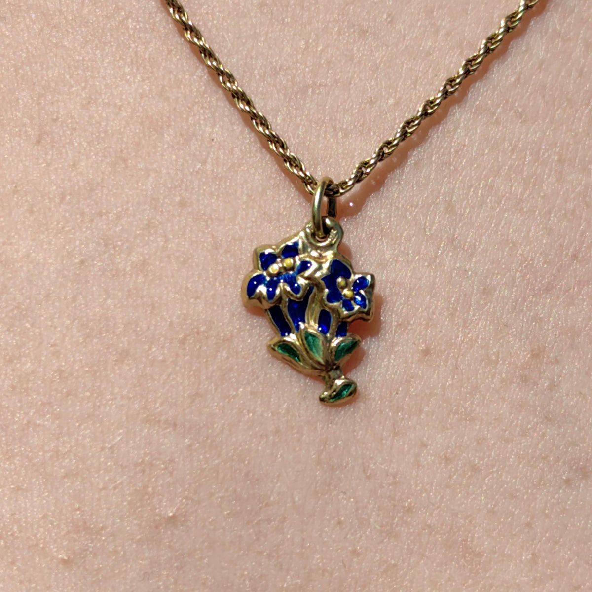 14k Gold Art Deco Floral Pendant: Hand Painted Enamel Flower Charm