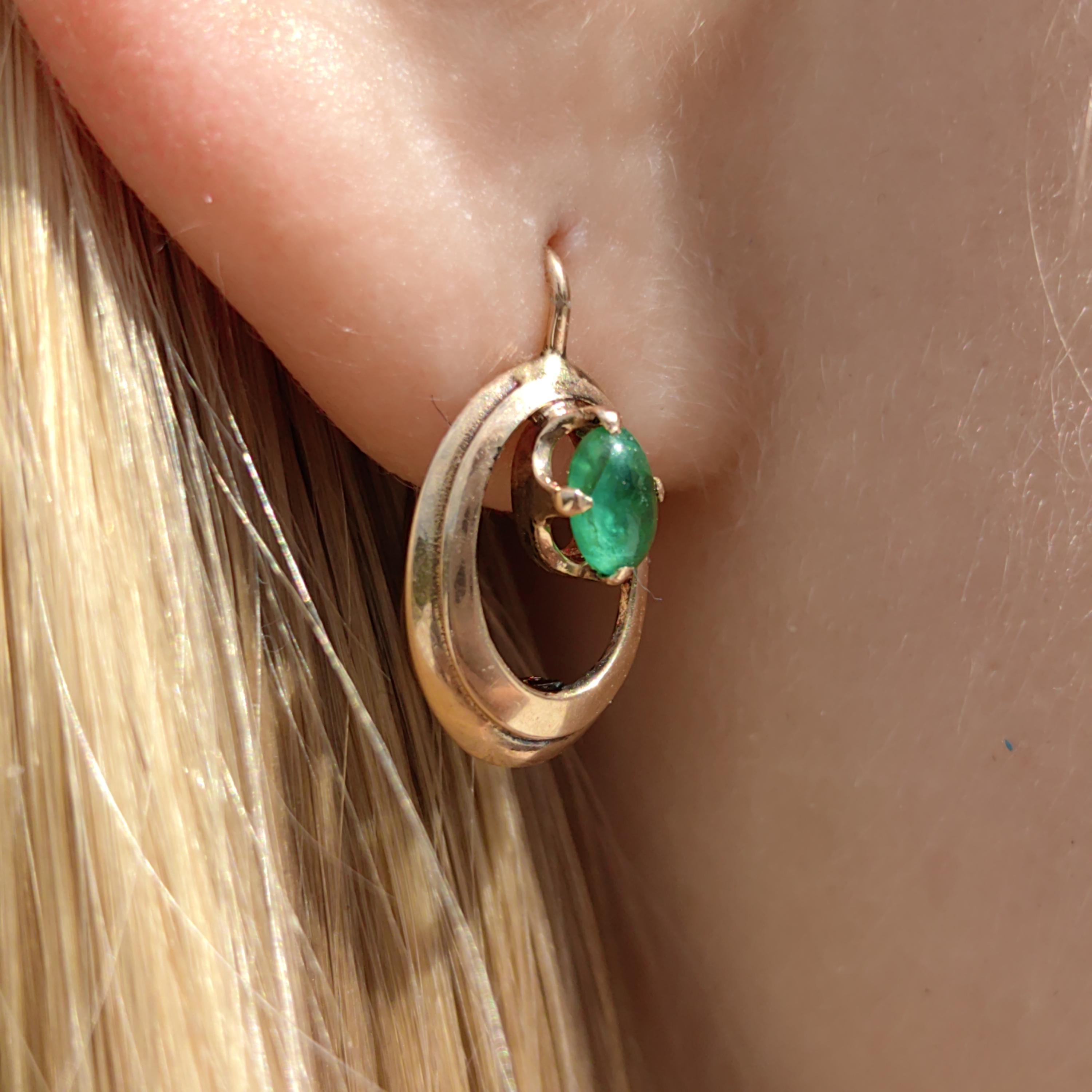 1930s Art Deco Emerald Gold Earrings: 14k Yellow Gold Dormeuse Sleepers