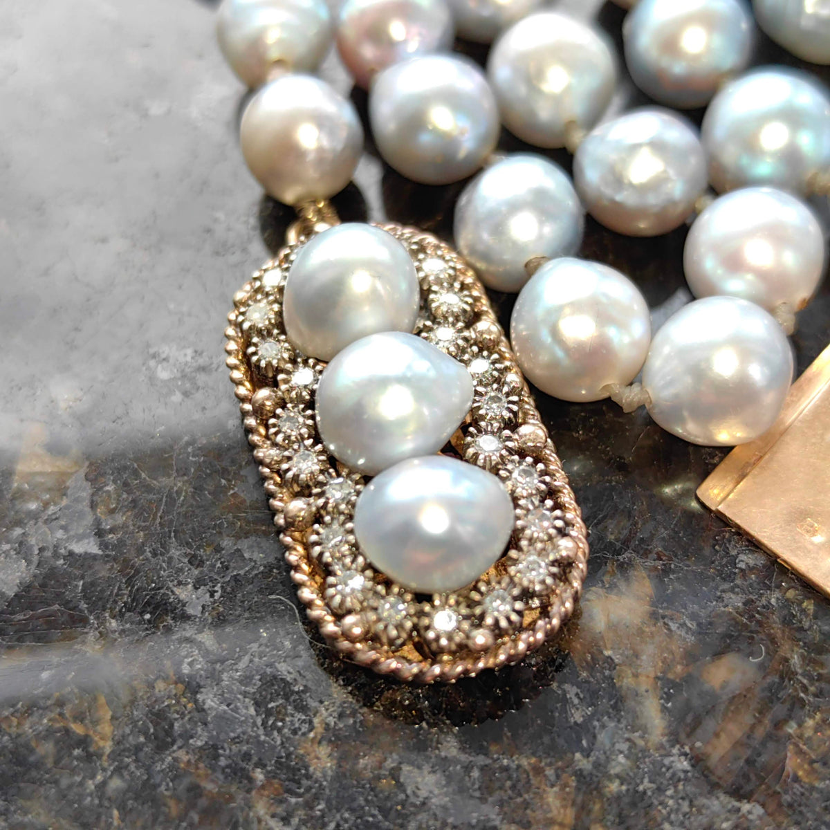 Art Deco 18k Gold Diamond Pearl Necklace: 1940s Vintage Beaded Lock