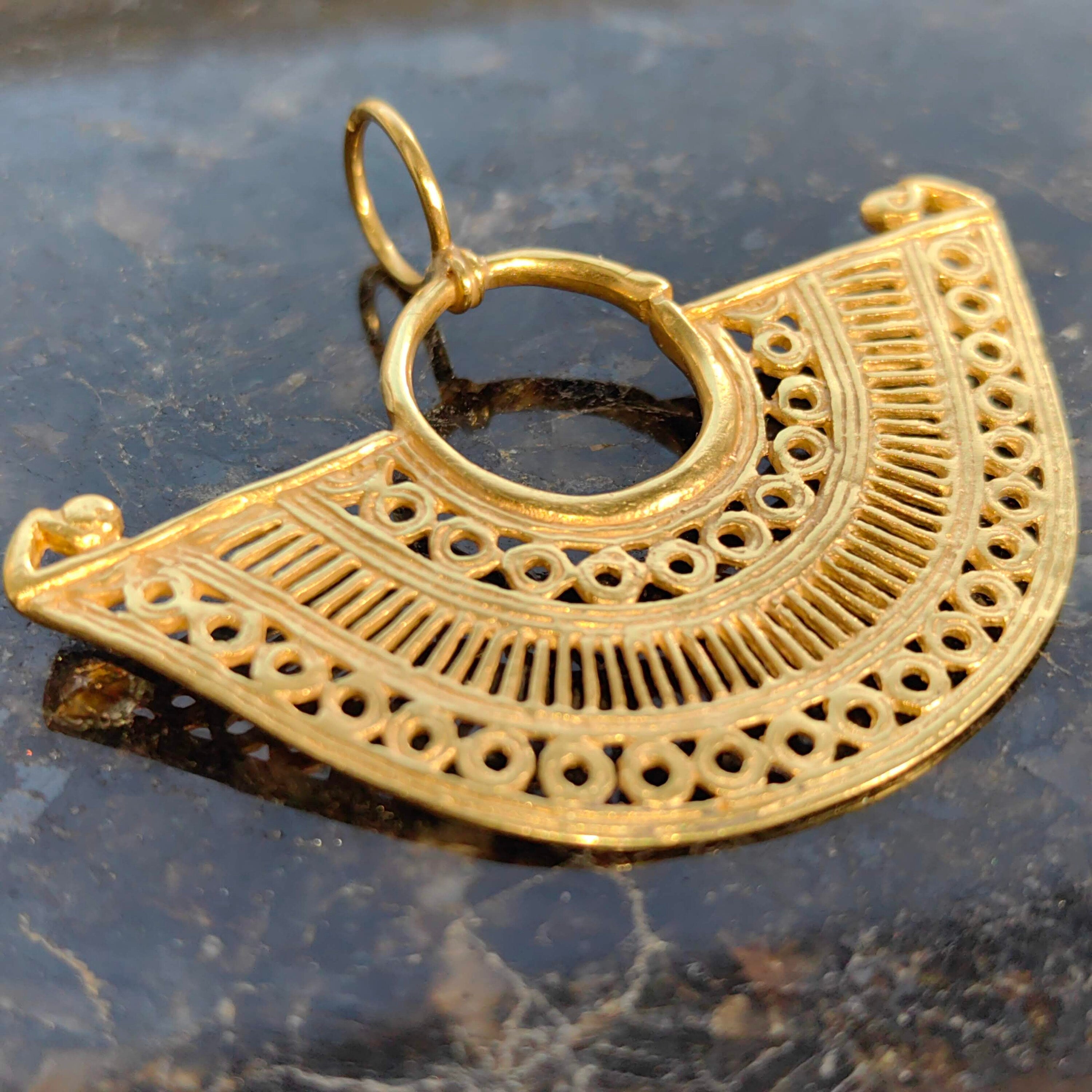 Vintage 18k Yellow Gold Egyptian Style Pendant: Filigree Boho Statement