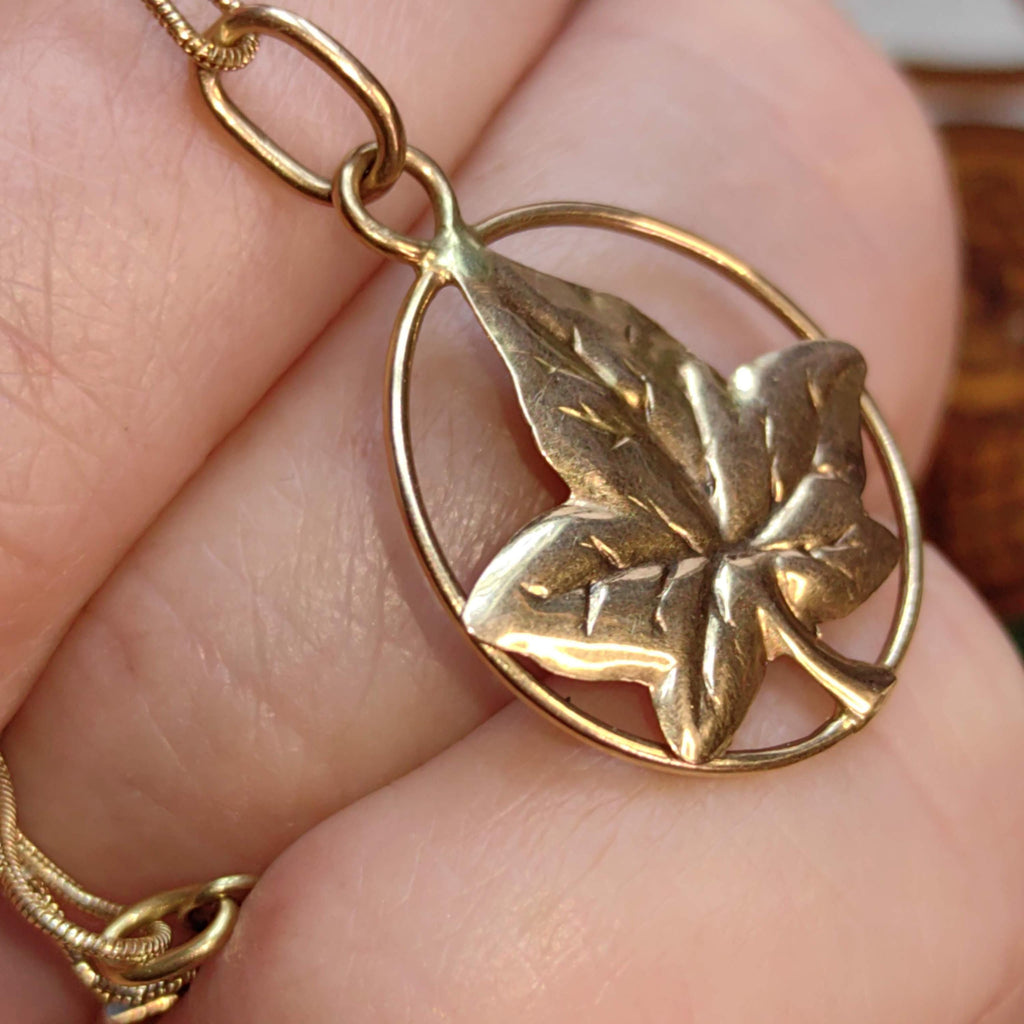 14k Yellow Gold Maple Leaf Pendant - Vintage Charm