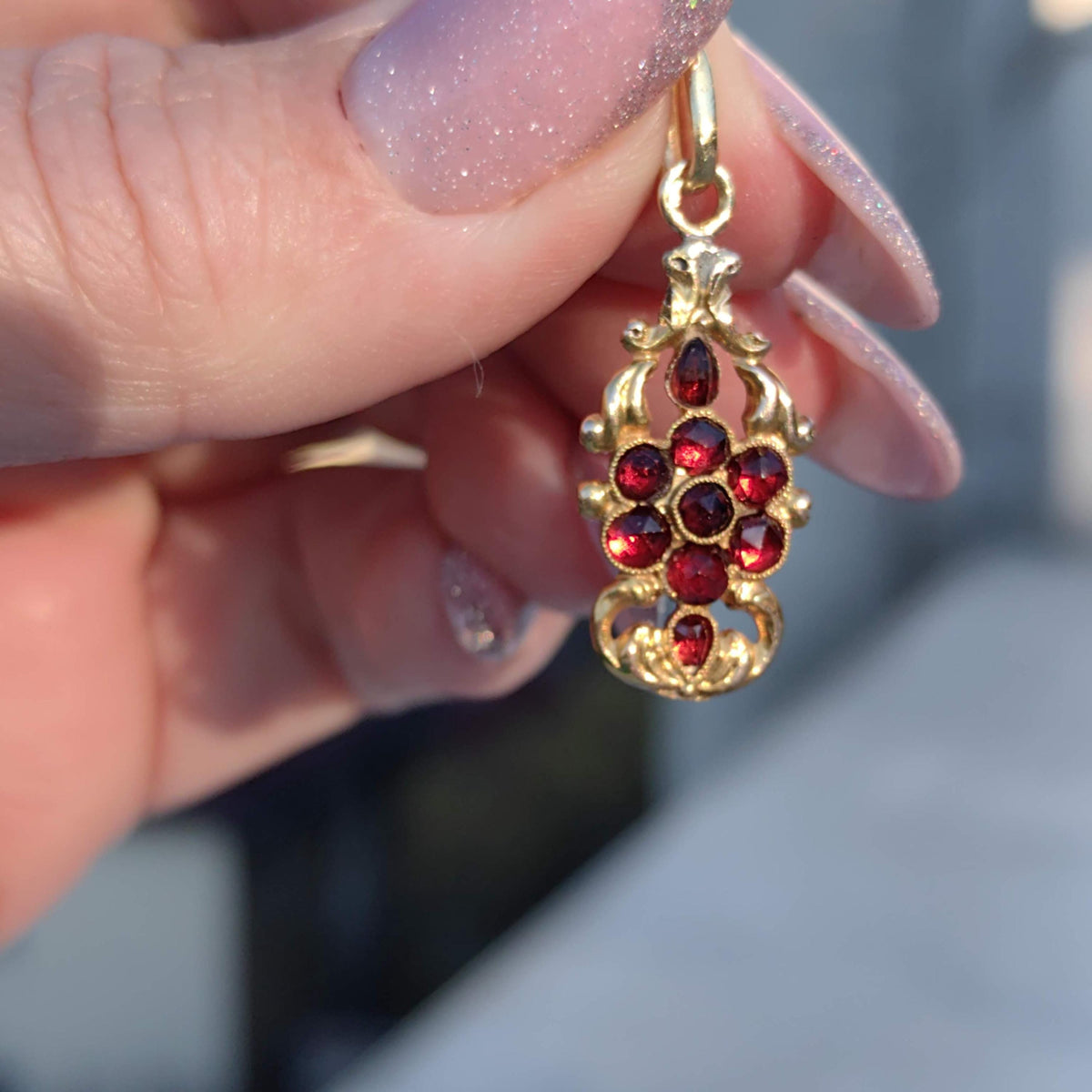 14k Gold Garnet Floral Pendant Necklace: Antique Victorian Charm