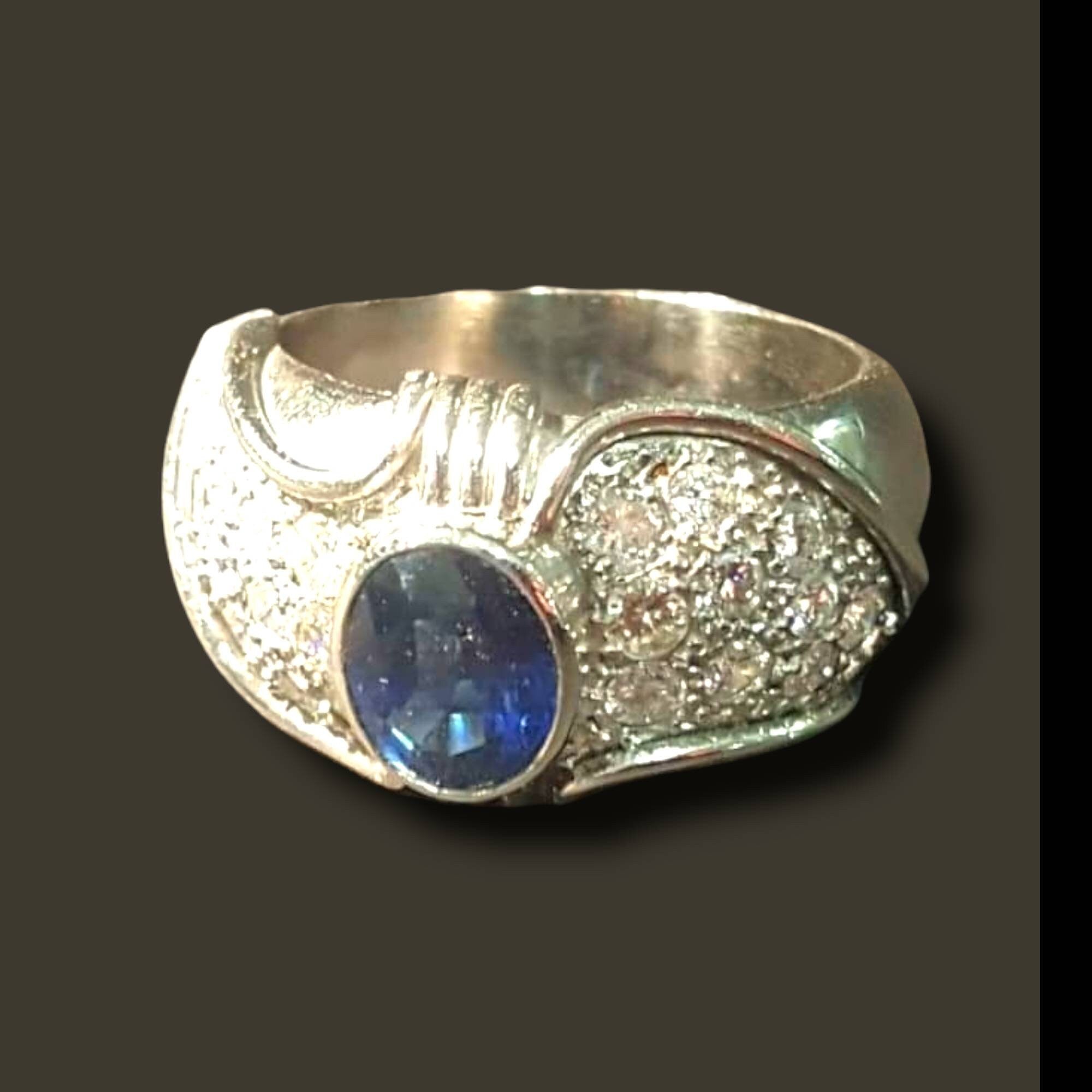 Sapphire ring