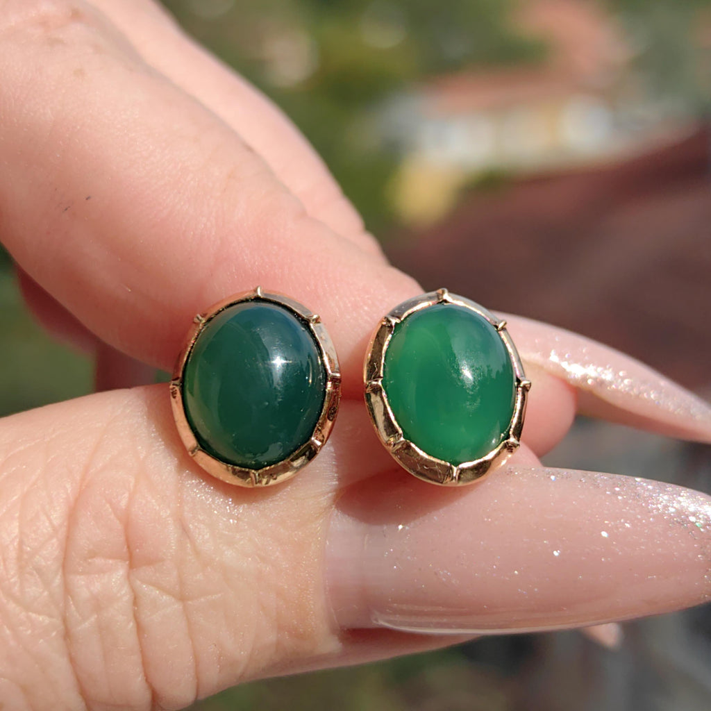 Green Chalcedony 18k Solid yellow Gold Victorian 1880s Screw Back Closure Elegant Earrings Gift for her Present
