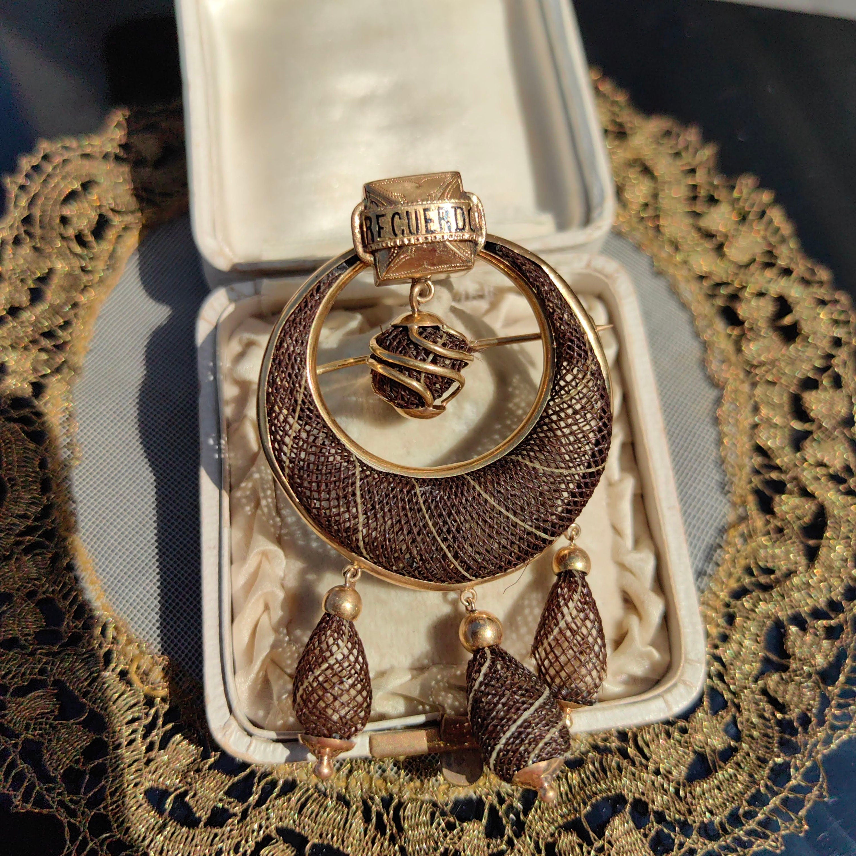 Victorian 18K Solid Yellow  Gold  Hair Mourning Antique Pendant Brooch 1860s Biedermeier Recuerdo Memories Historic Jewelry