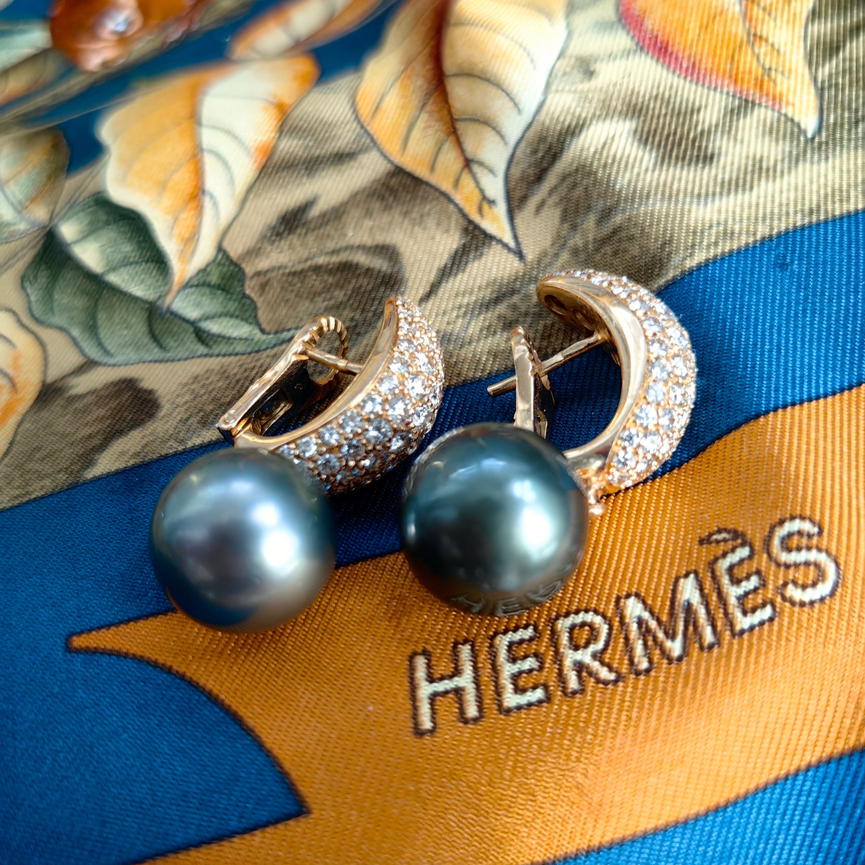 Vintage Tahitian Pearl and Diamond 18k Gold Dangle Statement Earrings Latch Back Closure