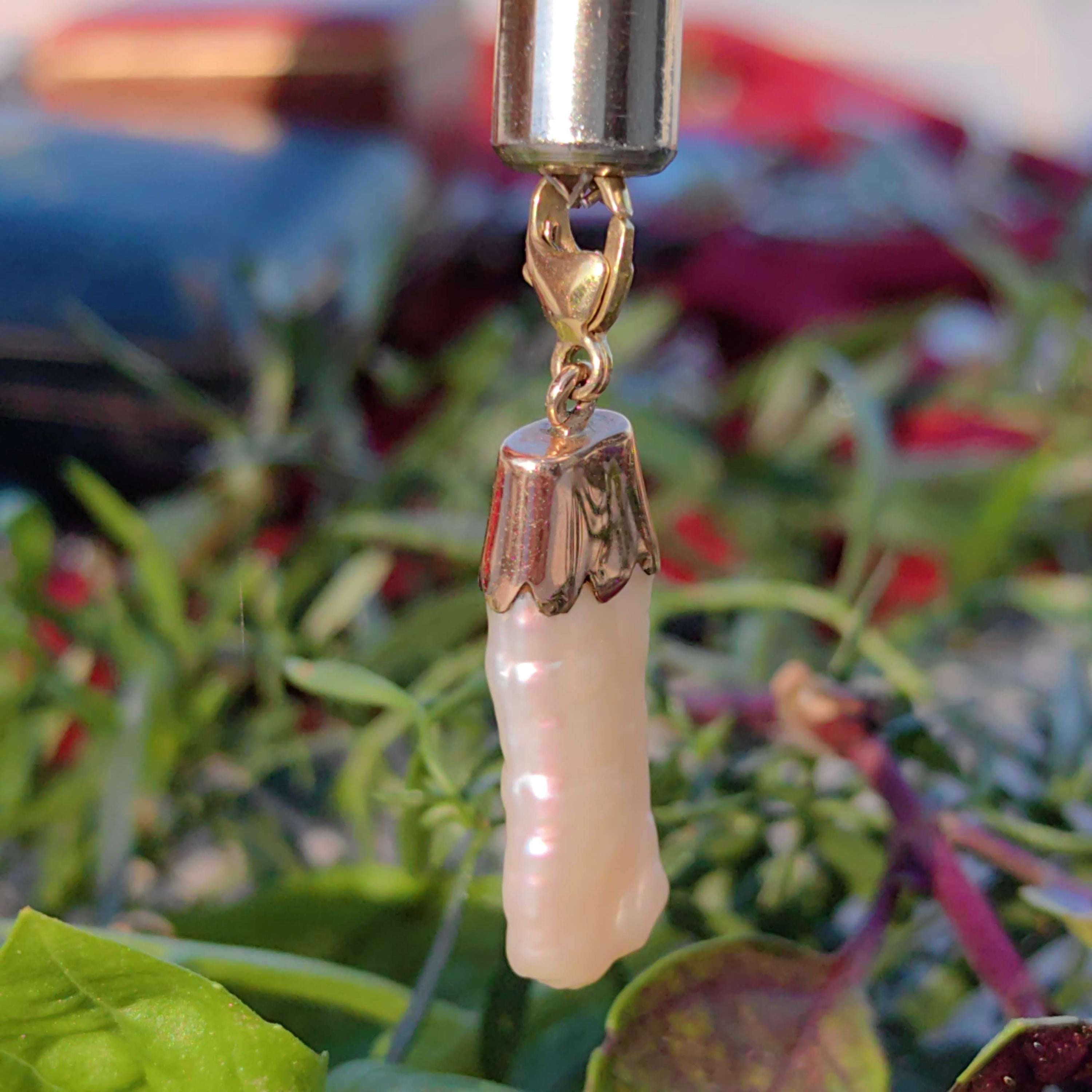 Vintage 1930s Art Deco Pearl Pendant: 14K Yellow Gold Charm