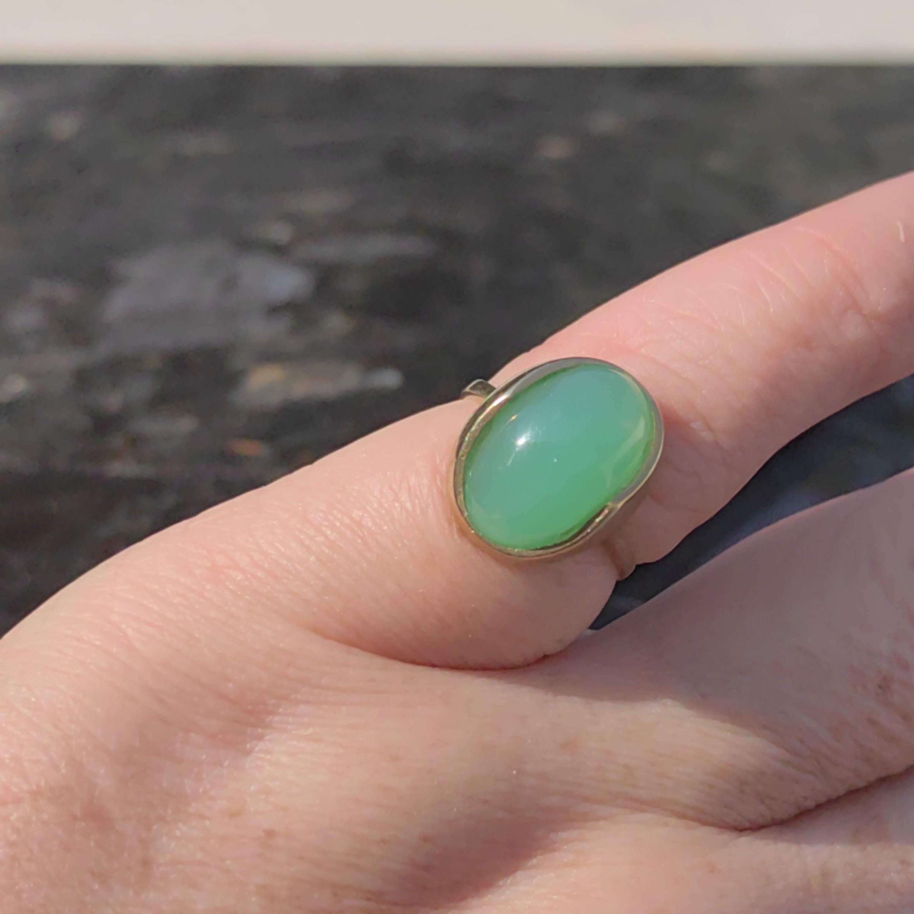1960s Chalcedony Ring: Vintage 14k Yellow Gold Solitaire