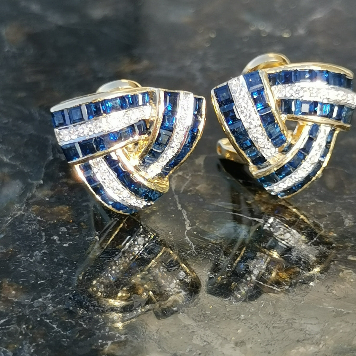 Vintage Sapphire and Diamond 18K Solid Yellow Gold Statement Geometric Triangle  Pyramid Stud Earrings