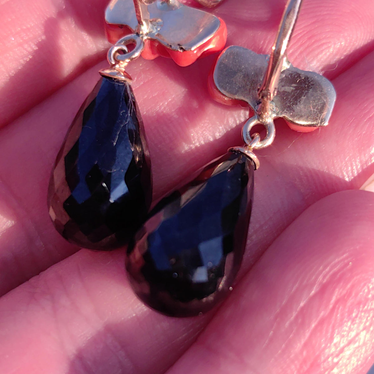 Art Deco Coral Flower Earrings: 14k Gold Onyx Dangle, 1940s Vintage