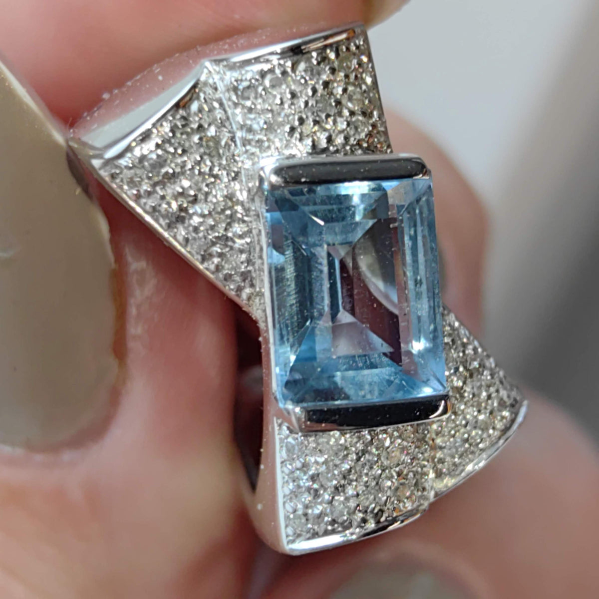 Aquamarine Diamond 18k White Gold Cocktail Ring: Geometric Statement