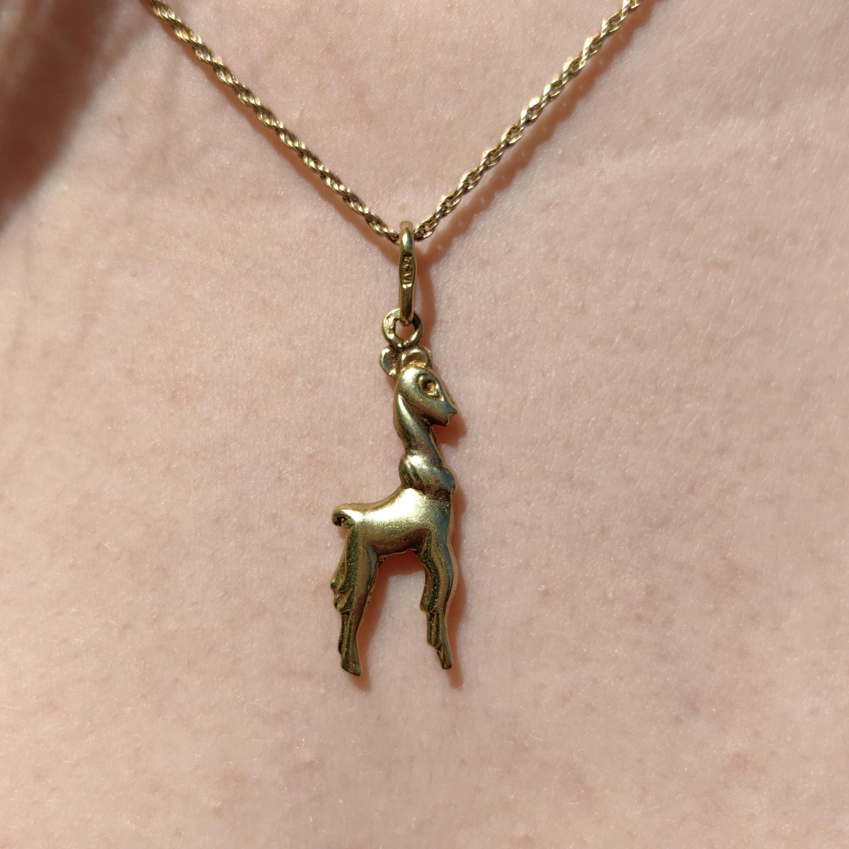 Vintage 14k Yellow Gold Deer Pendant: Elegant Forest Charm