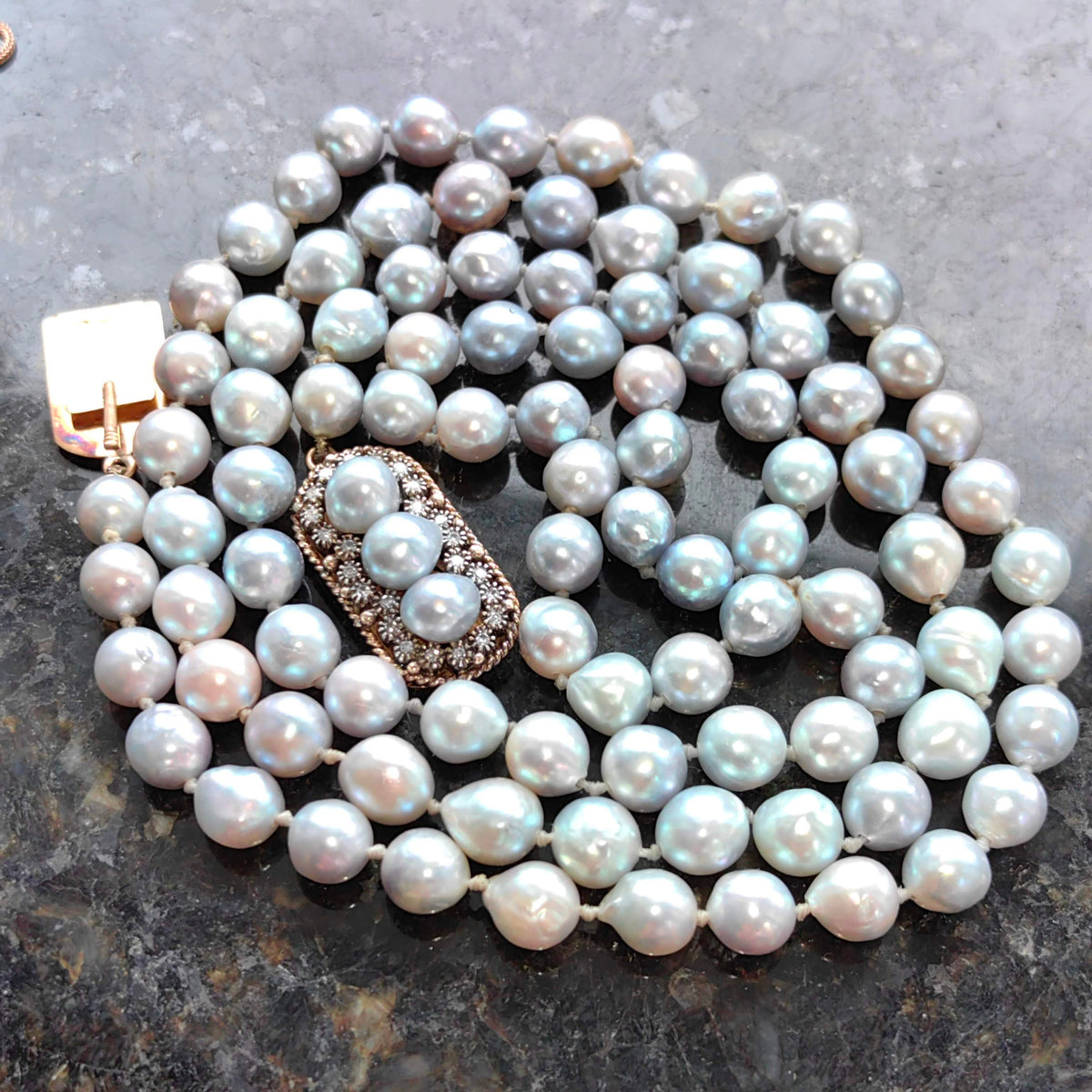 Art Deco 18k Gold Diamond Pearl Necklace: 1940s Vintage Beaded Lock