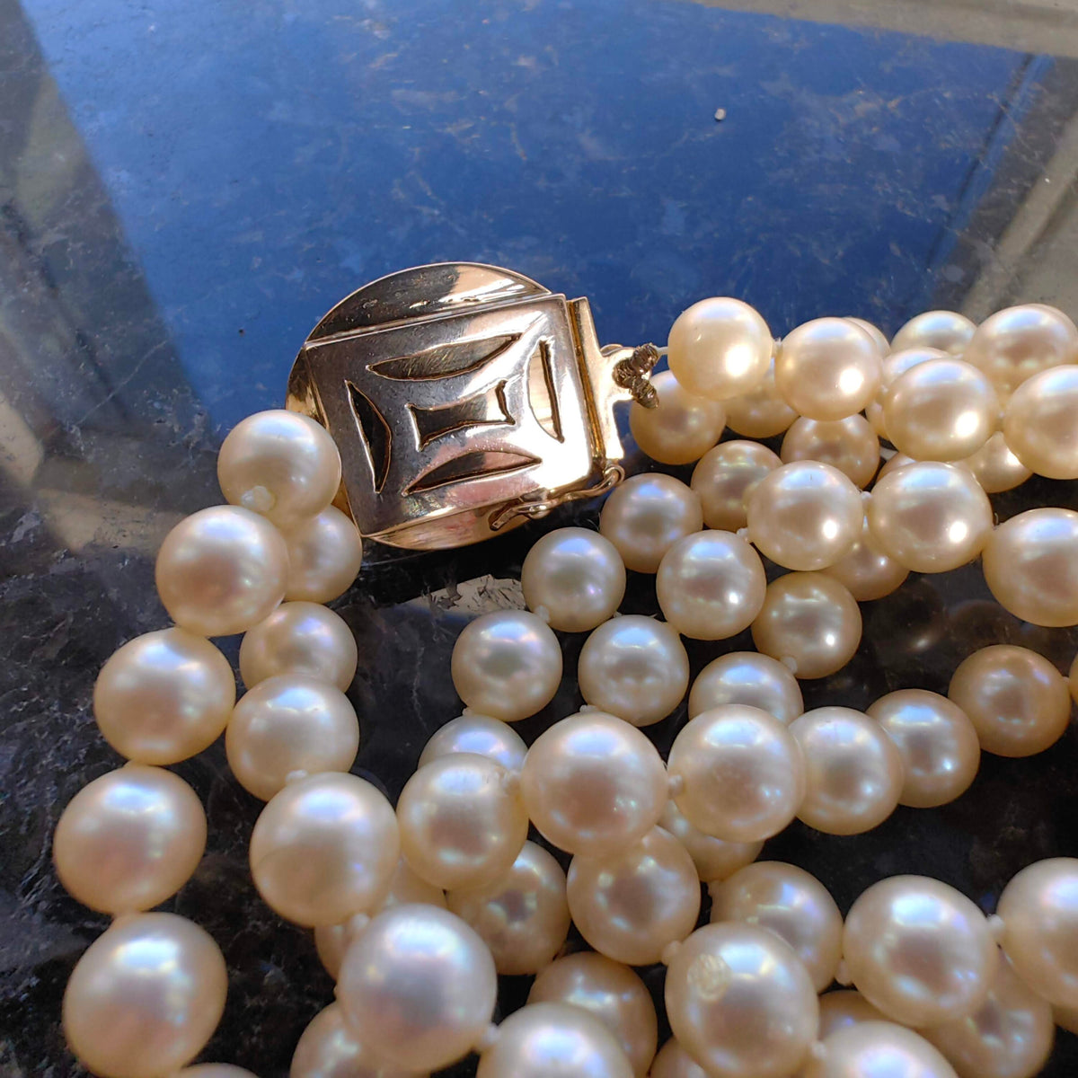 Vintage 1940s Green Chalcedony Pearl Necklace: 18k Yellow Gold Beaded Statement